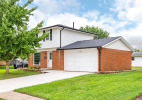 1013 Lake, New Carlisle, Ohio 45344, 3 Bedroom Bedrooms, ,1 BathroomBathrooms,Residential,For Sale,Lake,1048655
