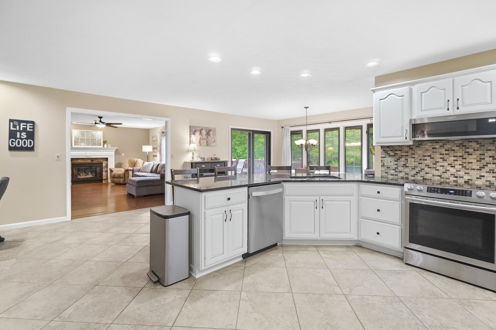 998 Brookwood, Troy, Ohio 45373