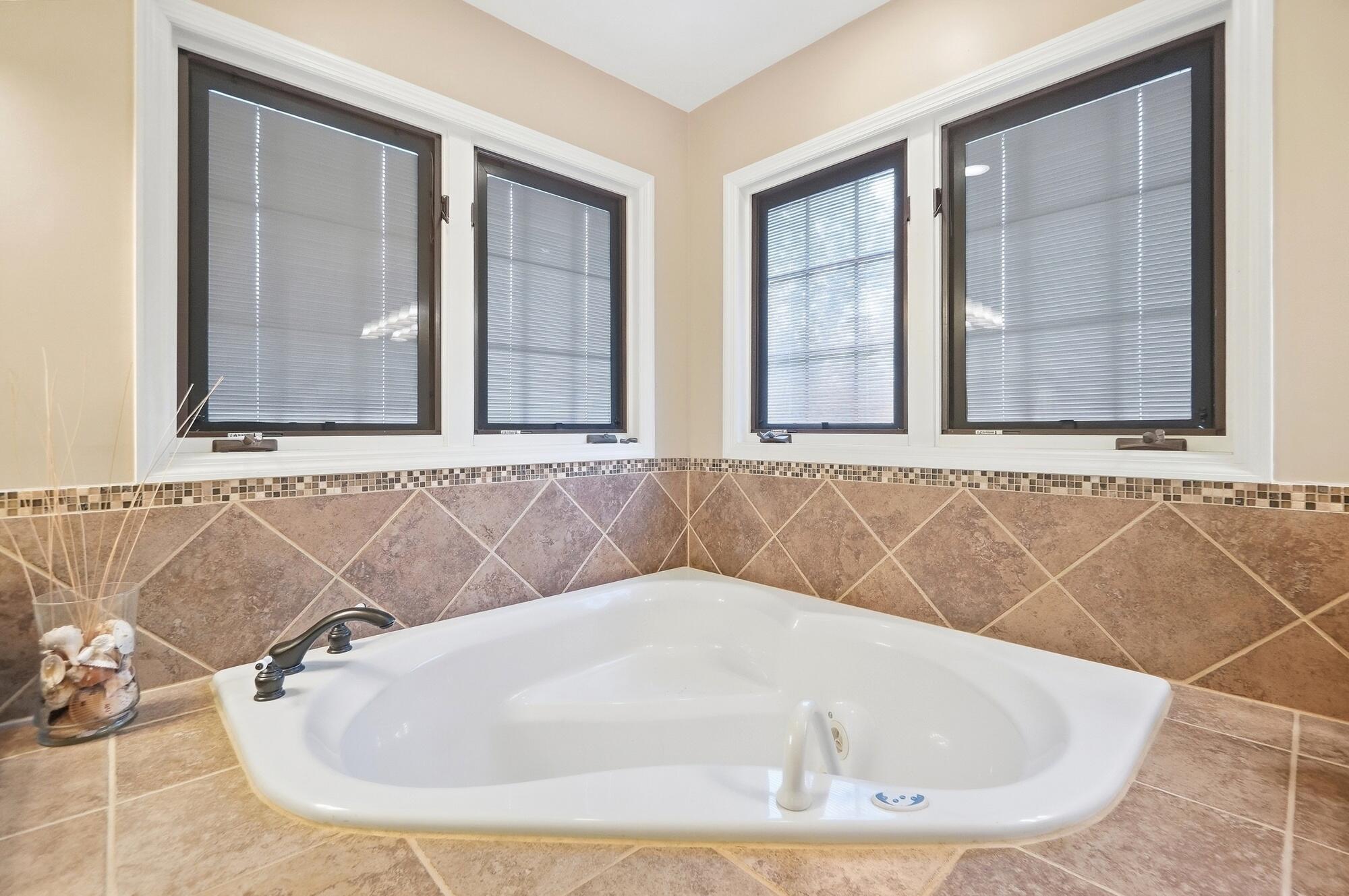 998 Brookwood, Troy, Ohio 45373
