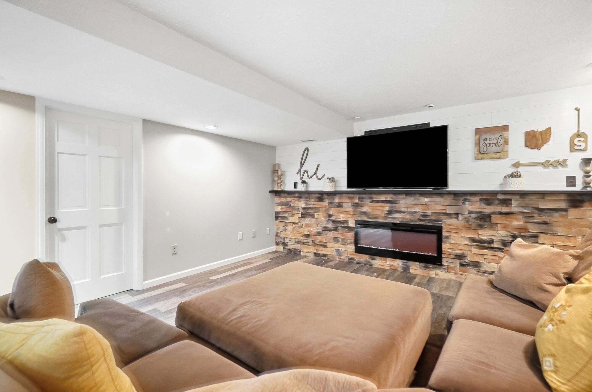 998 Brookwood, Troy, Ohio 45373