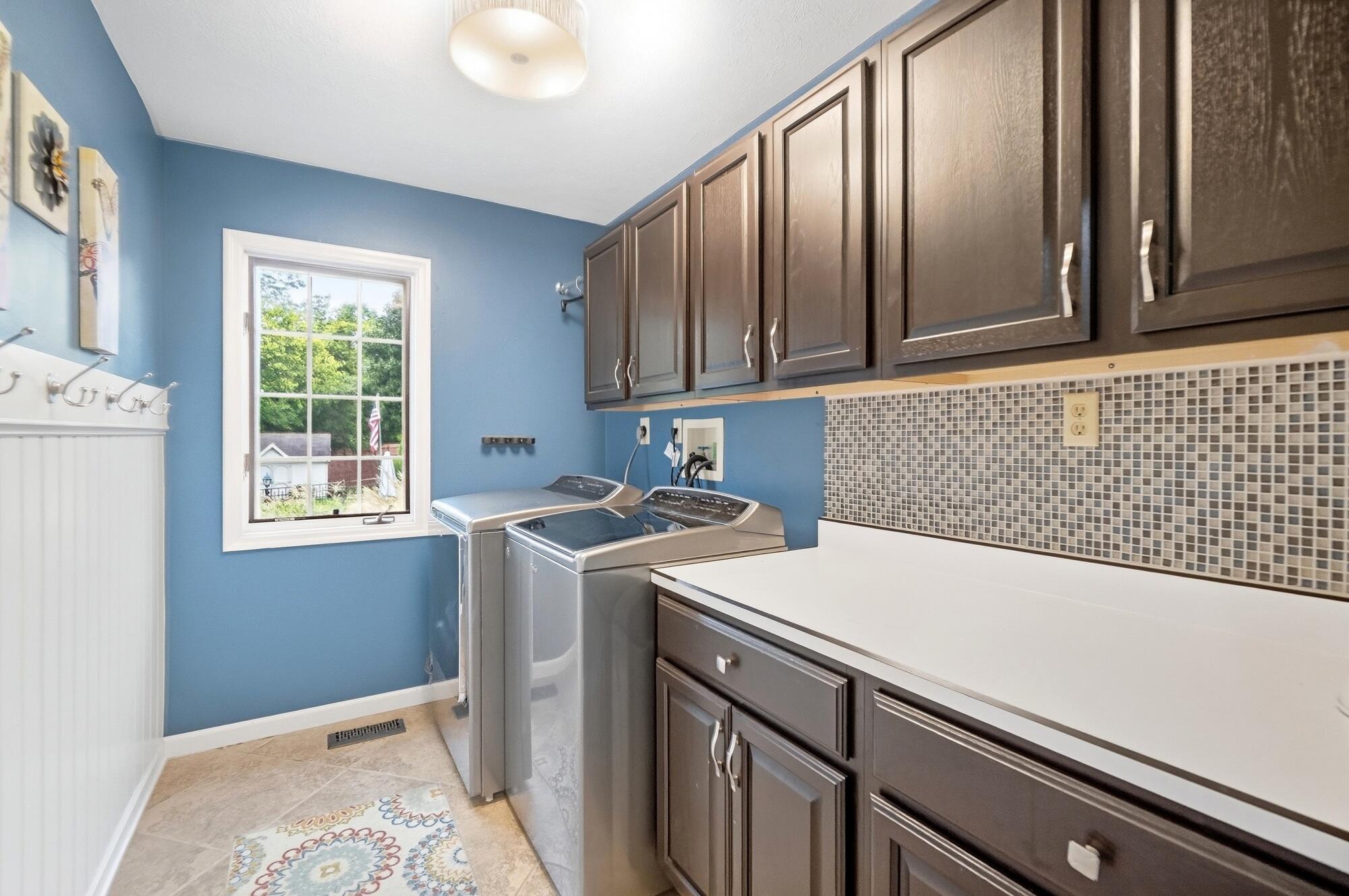 998 Brookwood, Troy, Ohio 45373