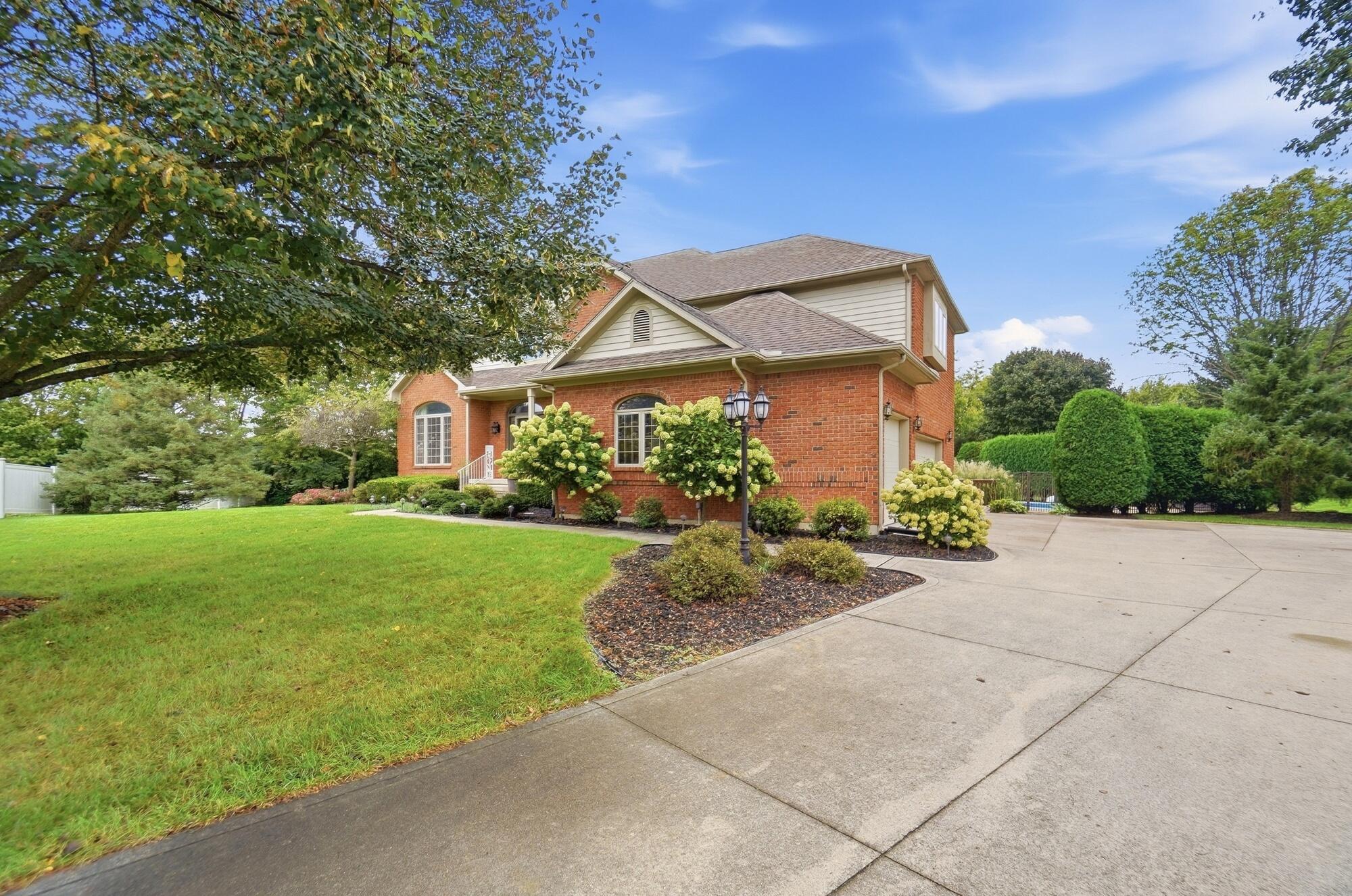 998 Brookwood, Troy, Ohio 45373