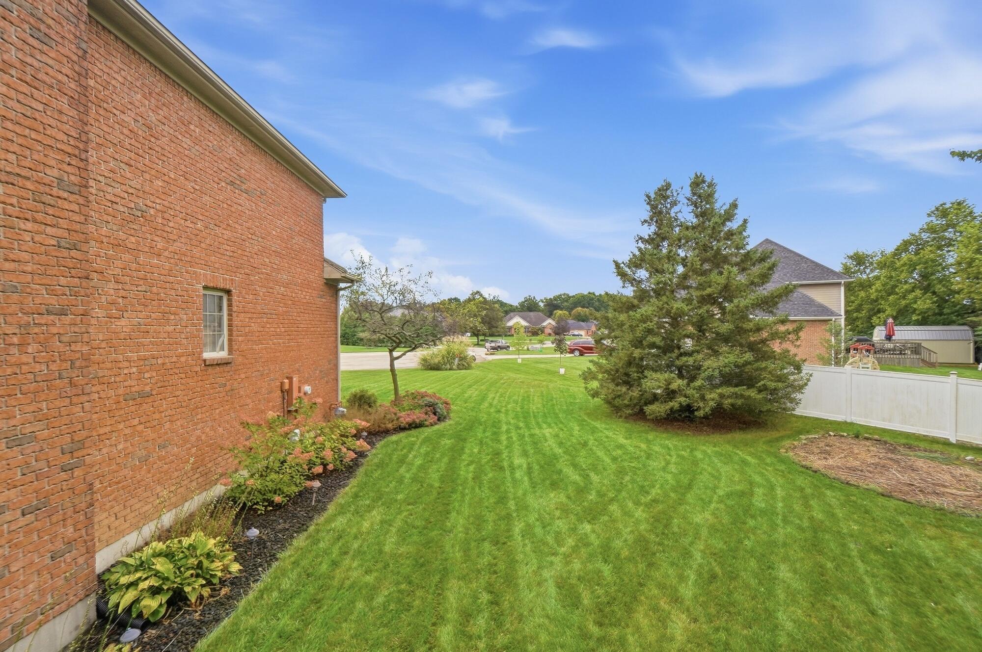 998 Brookwood, Troy, Ohio 45373