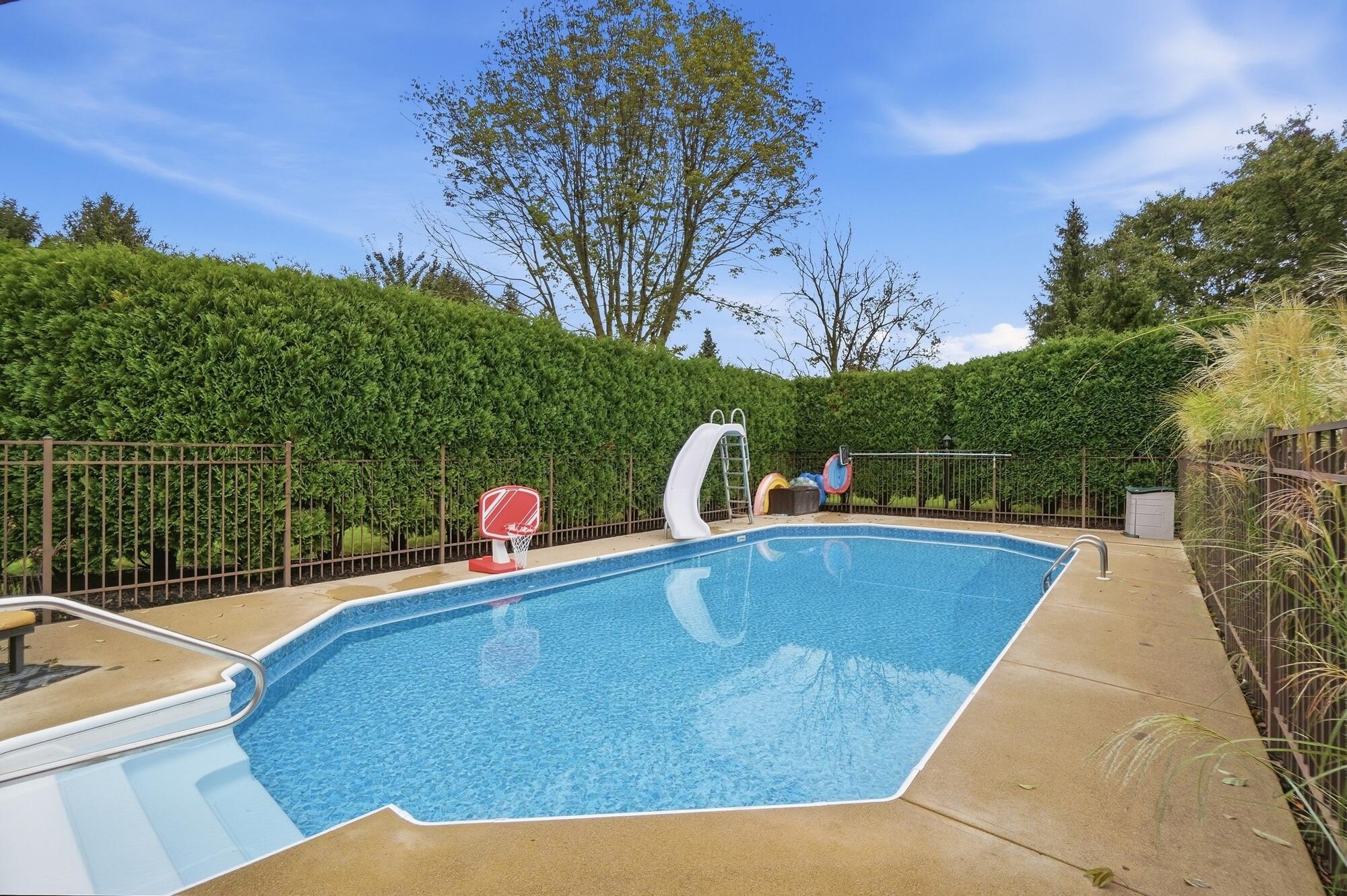 998 Brookwood, Troy, Ohio 45373