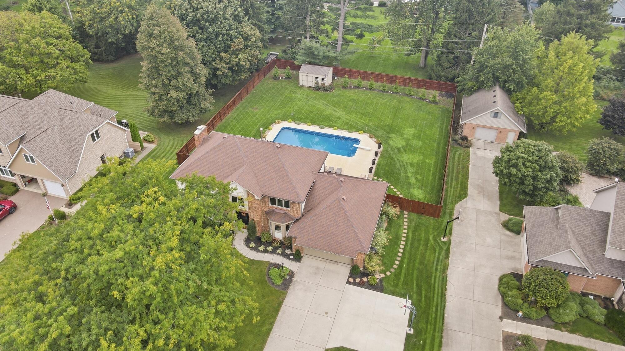 2091 Canterbury, Troy, Ohio 45373