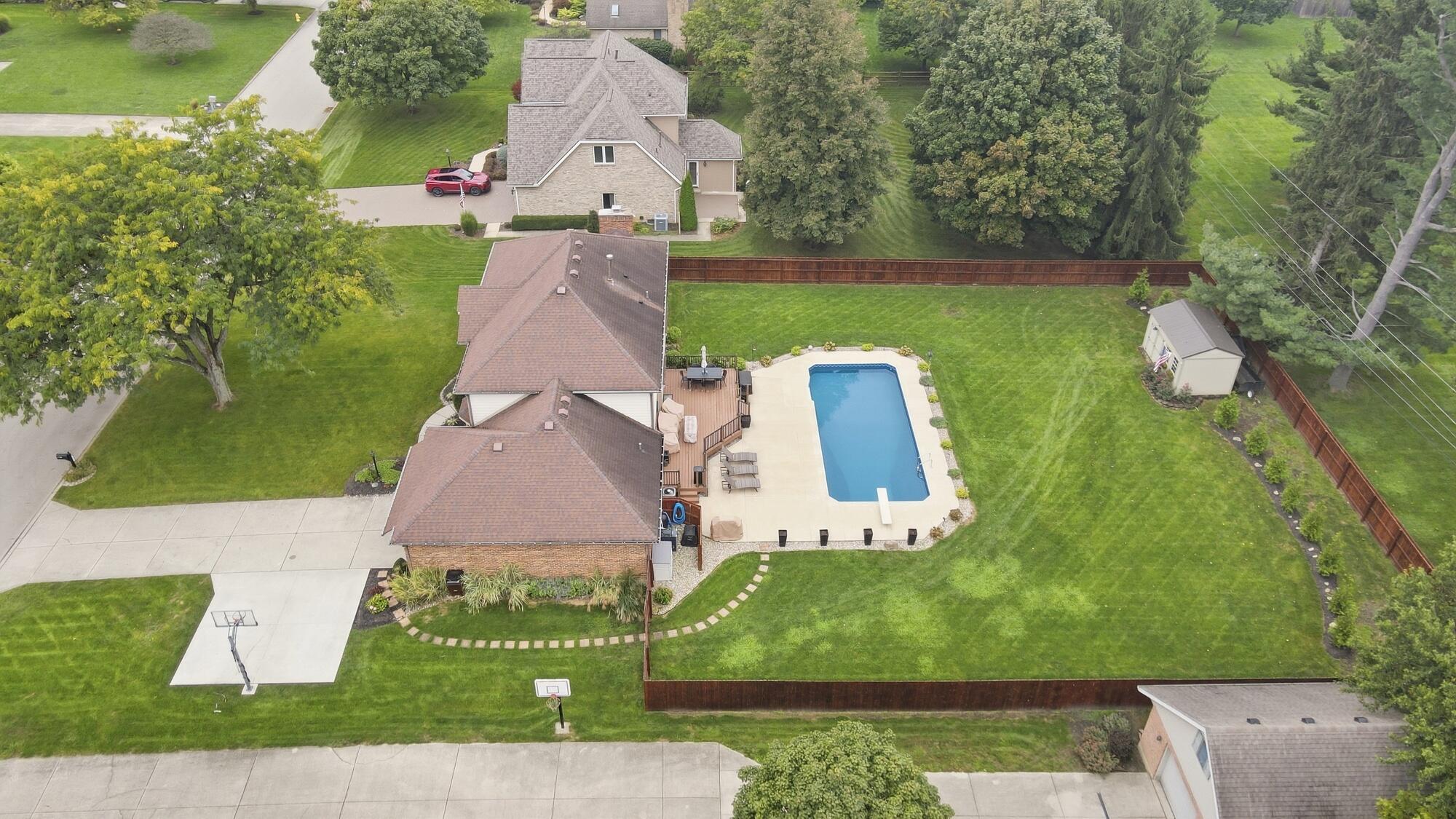 2091 Canterbury, Troy, Ohio 45373