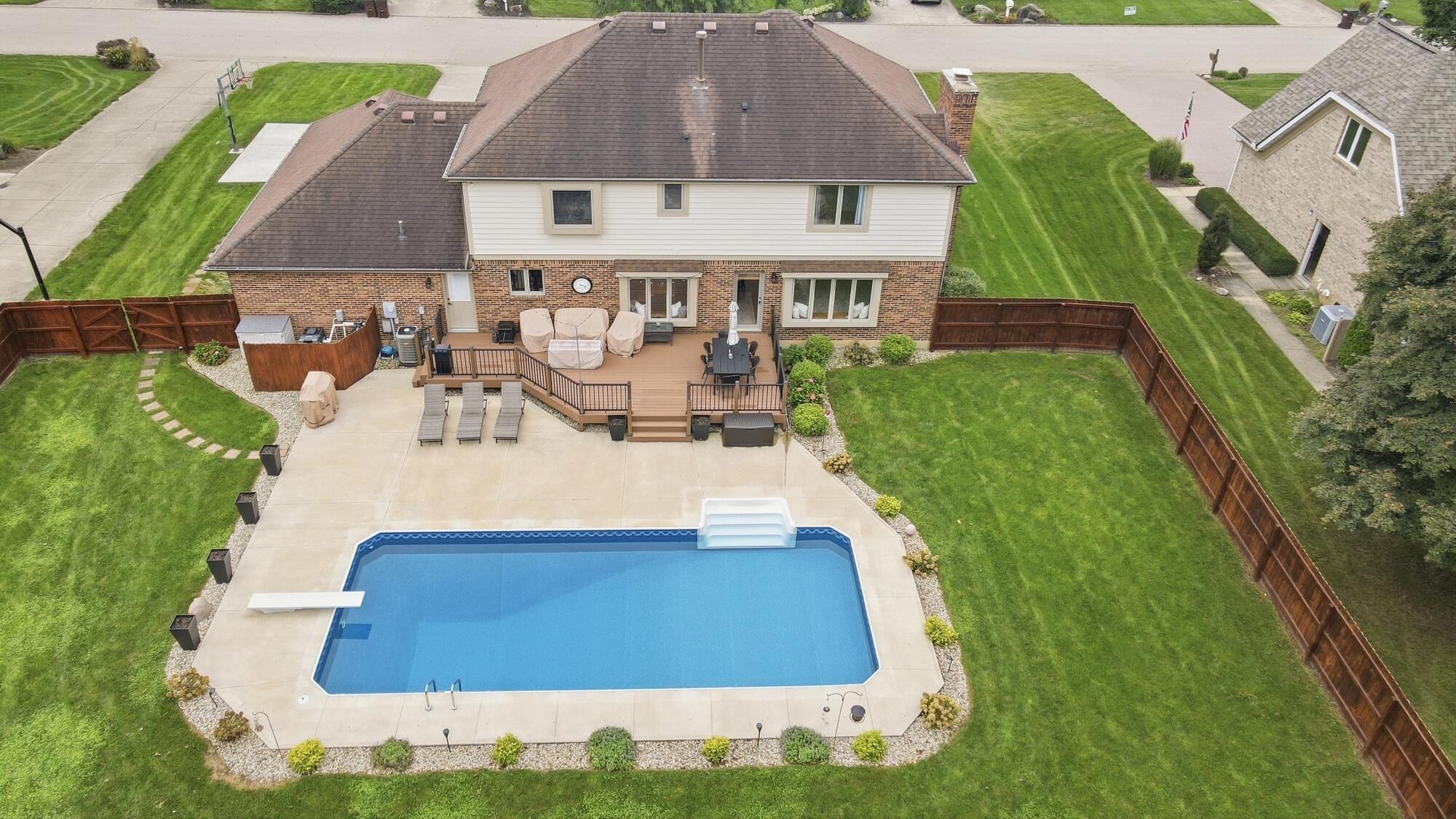 2091 Canterbury, Troy, Ohio 45373