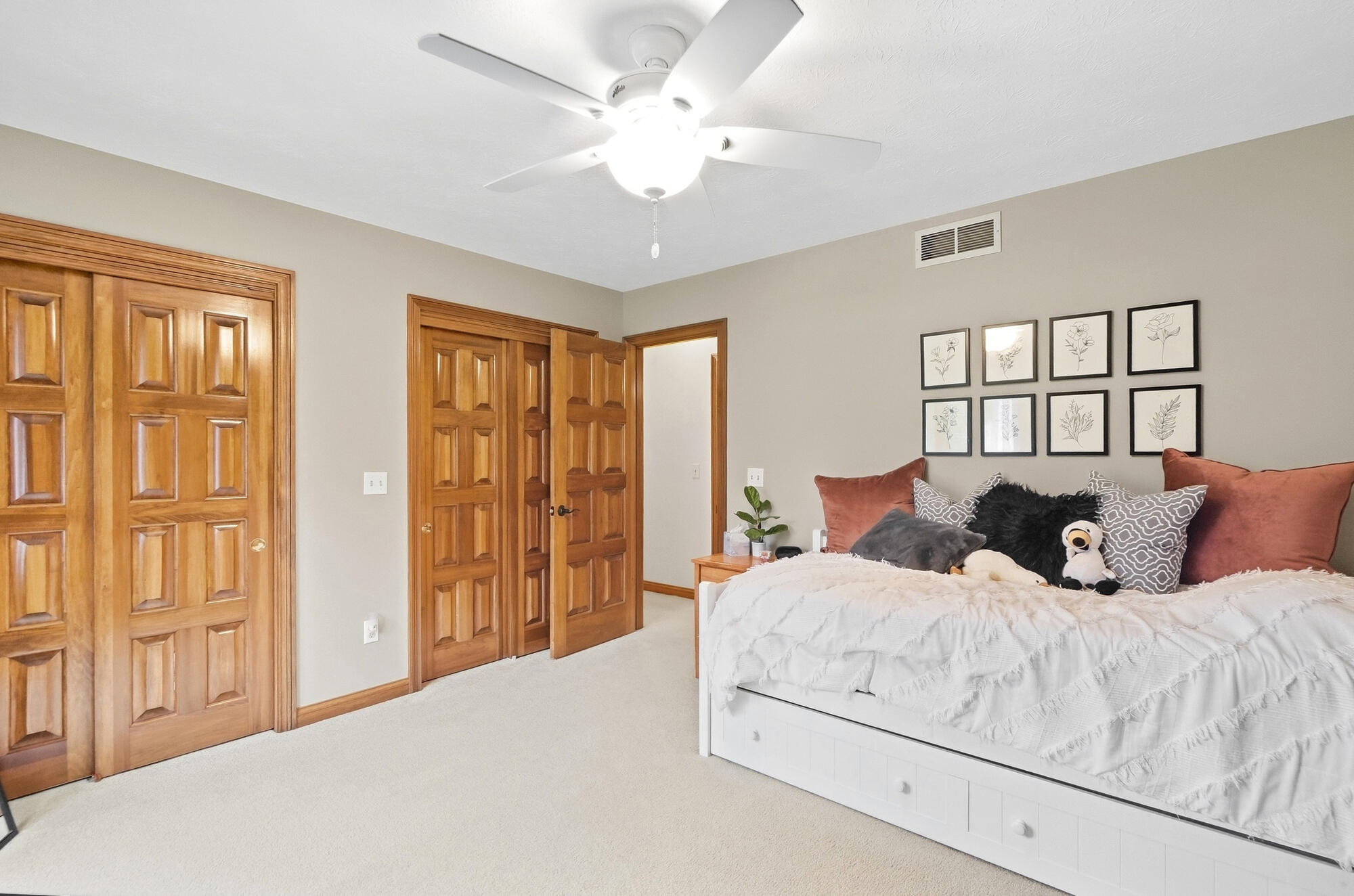2091 Canterbury, Troy, Ohio 45373