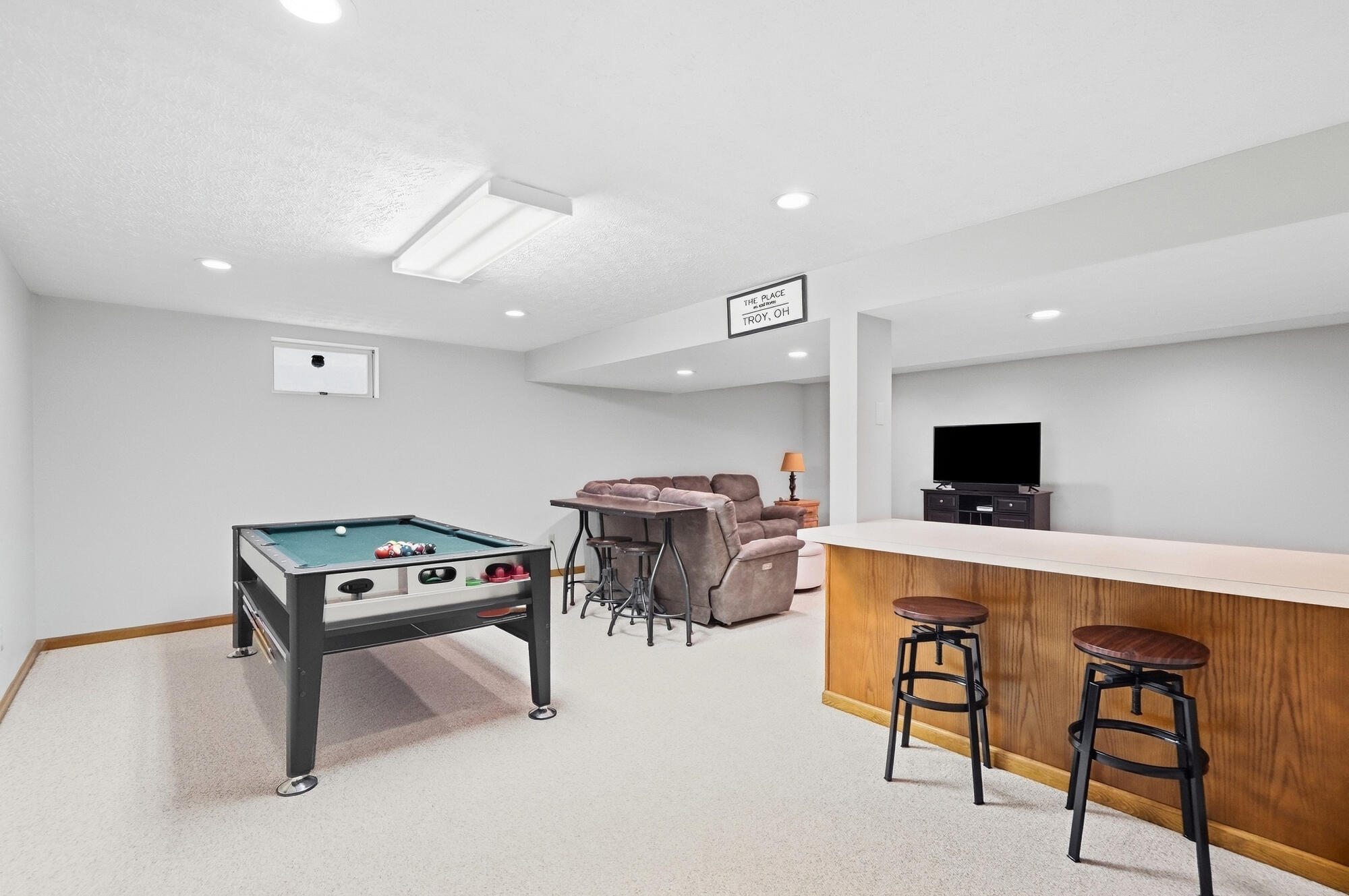 2091 Canterbury, Troy, Ohio 45373