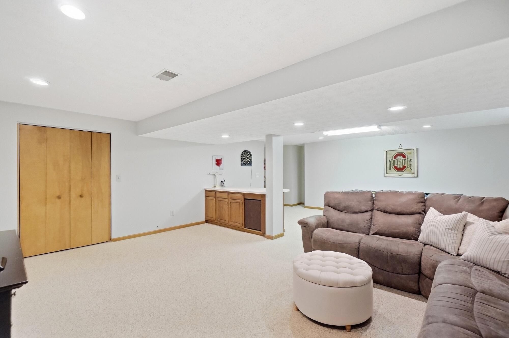 2091 Canterbury, Troy, Ohio 45373