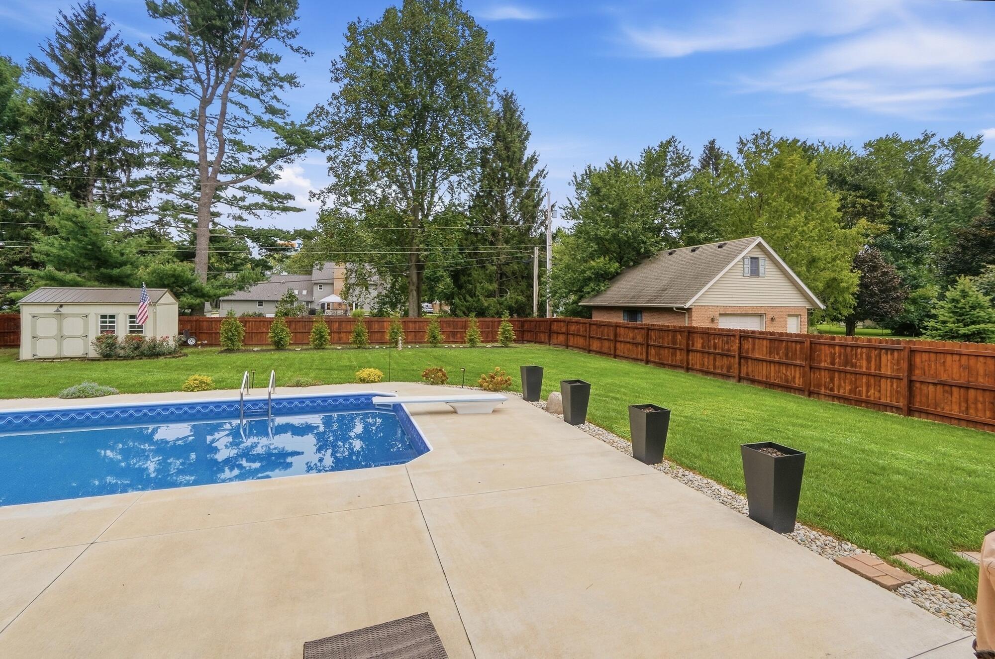 2091 Canterbury, Troy, Ohio 45373