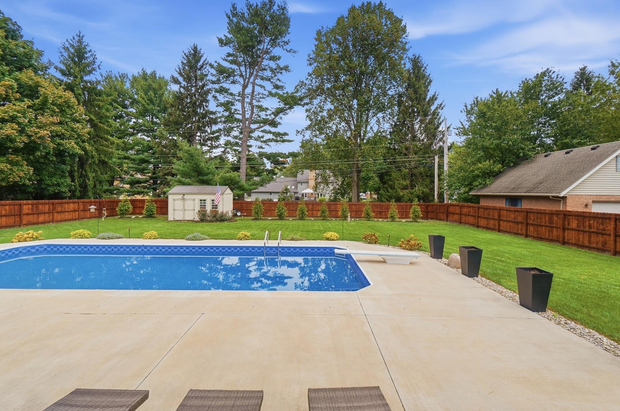 2091 Canterbury, Troy, Ohio 45373