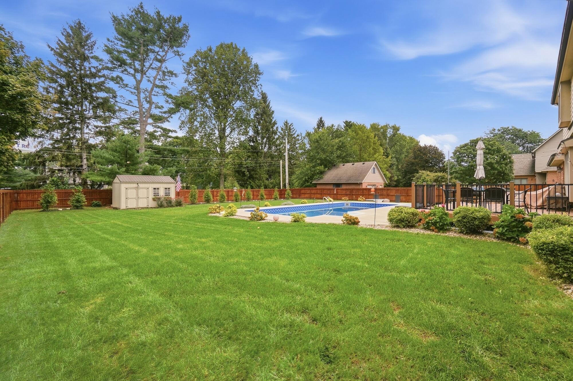 2091 Canterbury, Troy, Ohio 45373