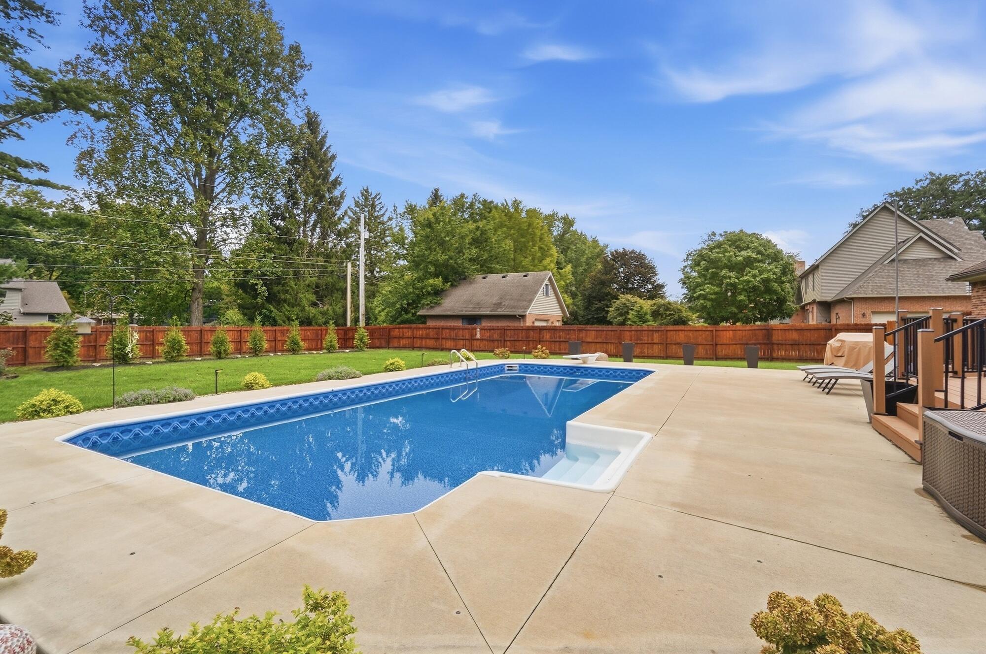 2091 Canterbury, Troy, Ohio 45373
