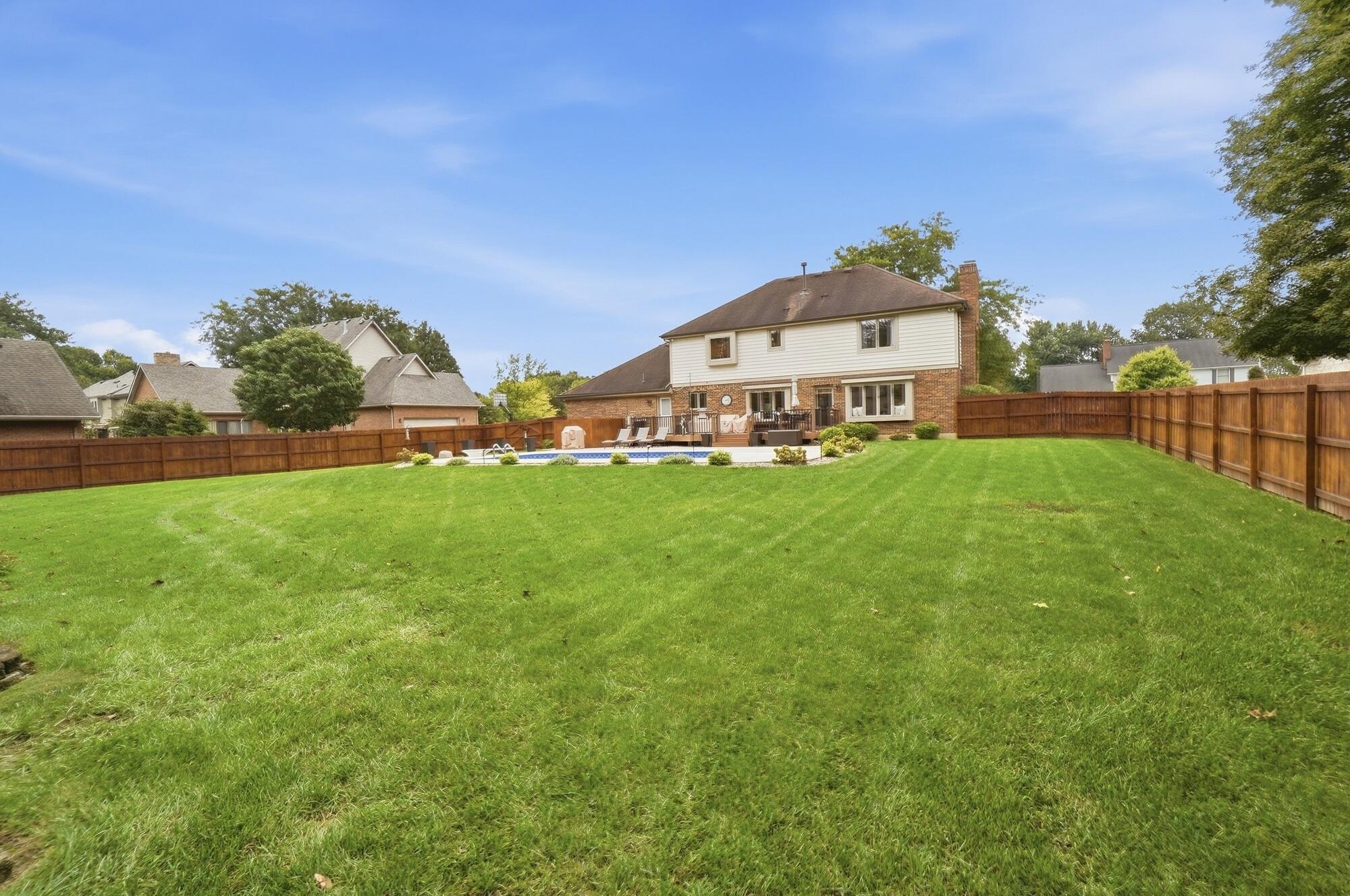 2091 Canterbury, Troy, Ohio 45373