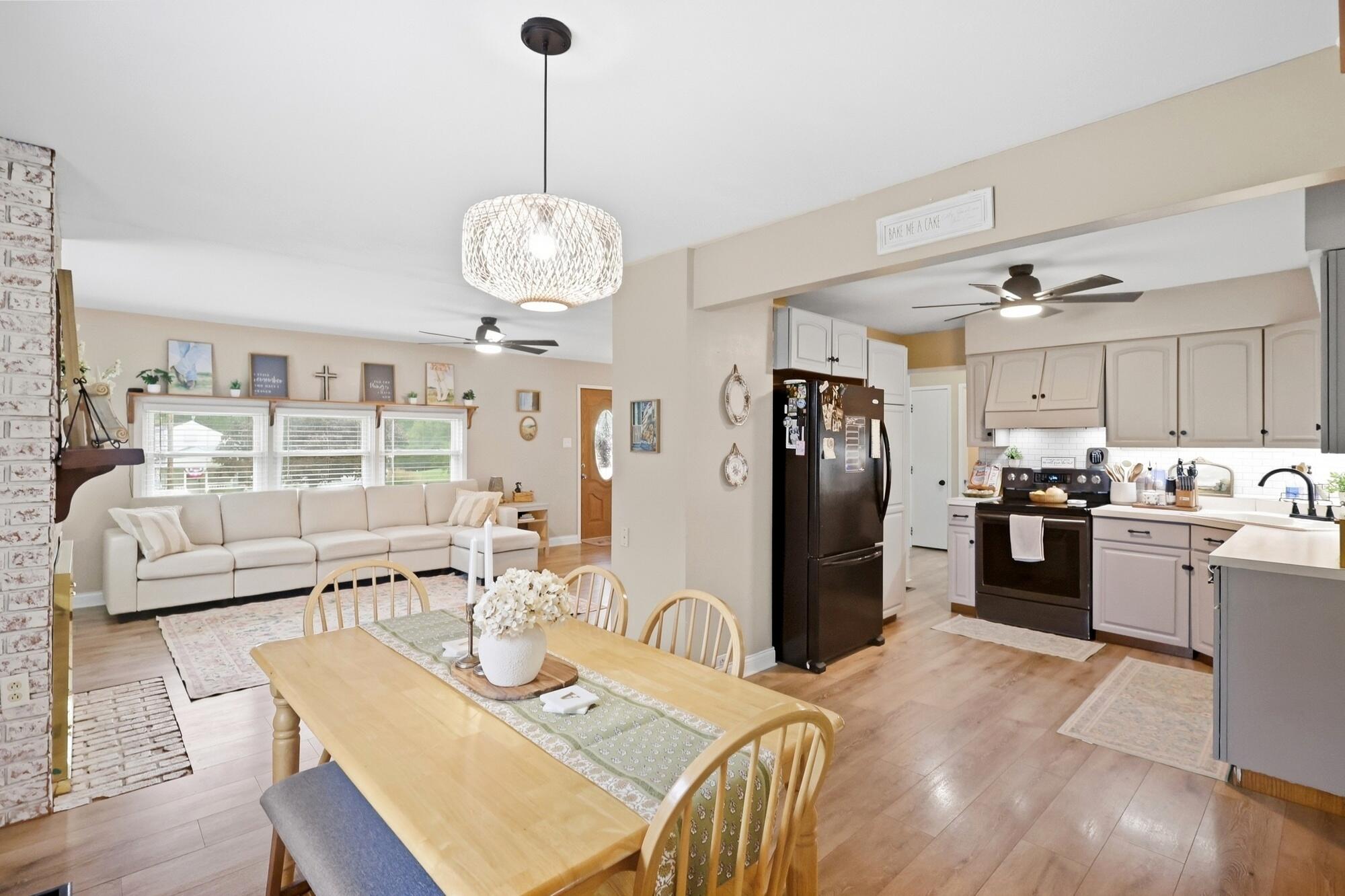 585 Vale, Springfield, Ohio 45504