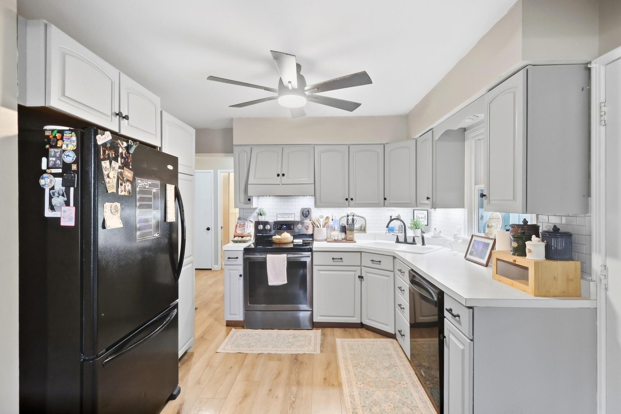 585 Vale, Springfield, Ohio 45504