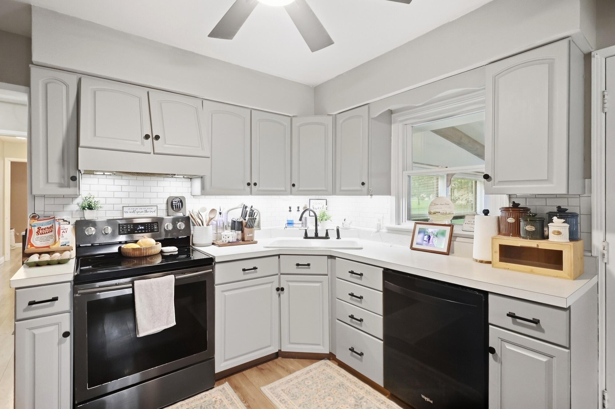 585 Vale, Springfield, Ohio 45504