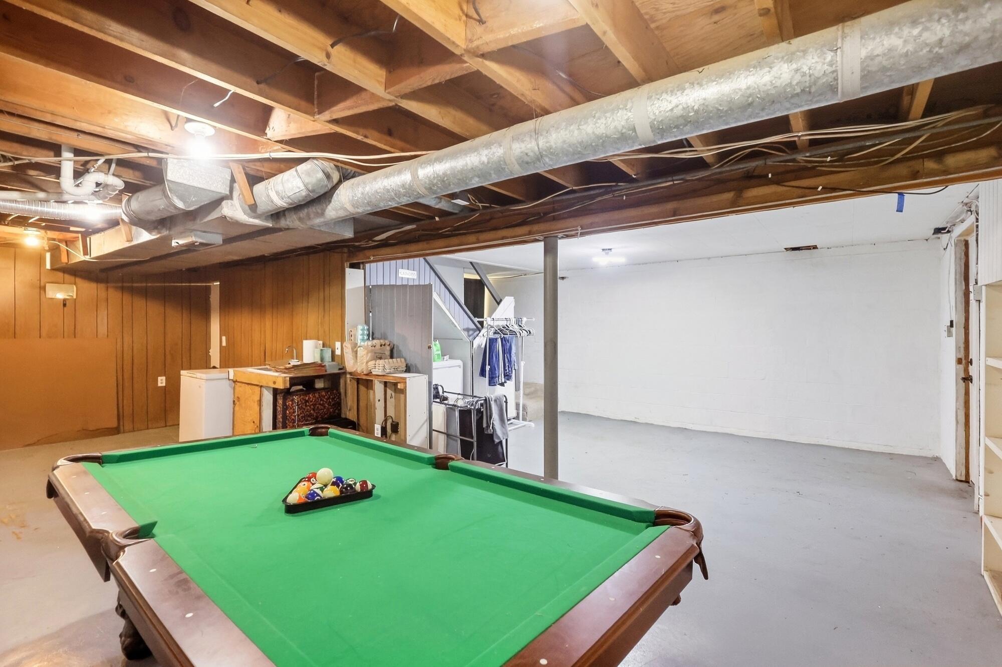 585 Vale, Springfield, Ohio 45504