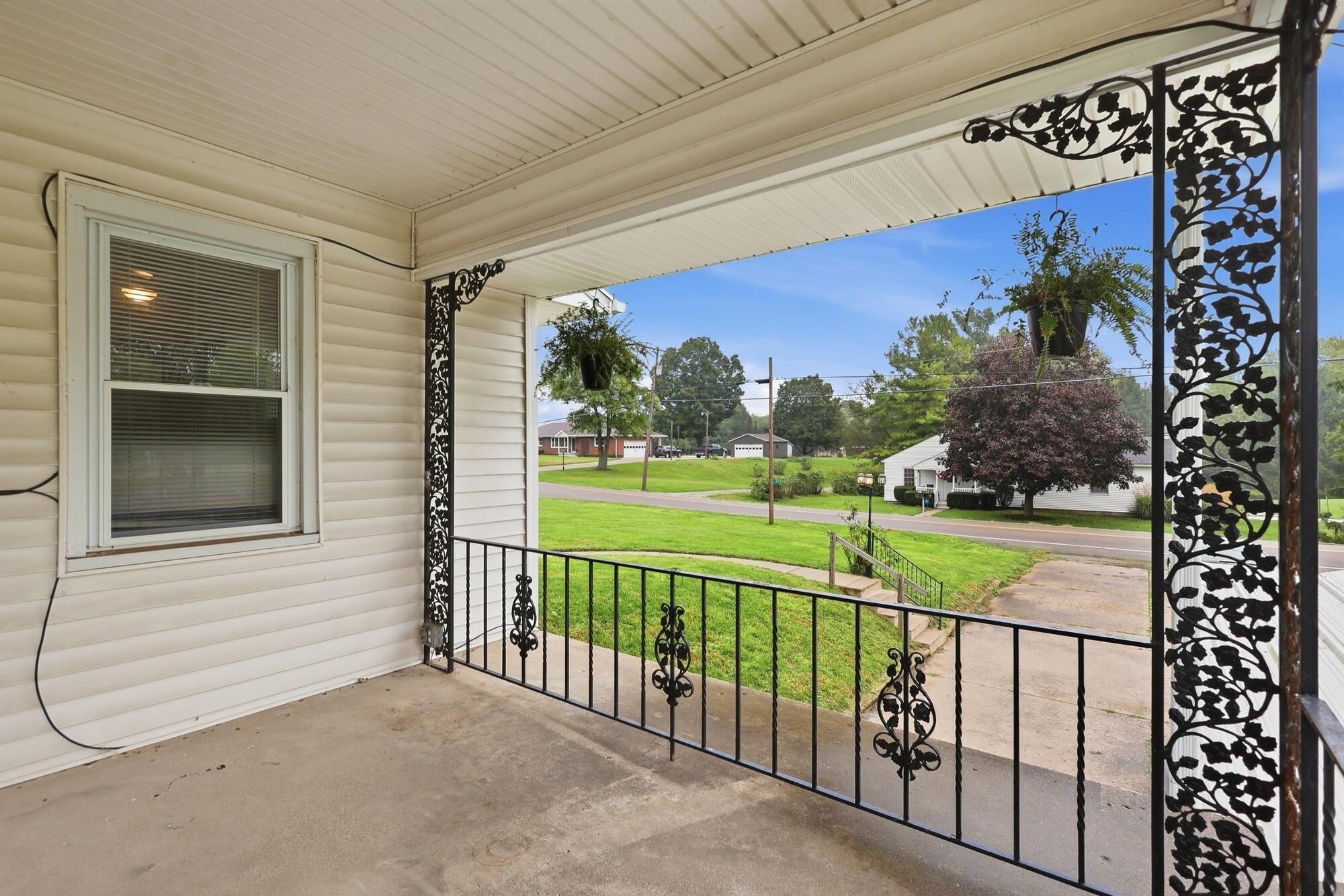 585 Vale, Springfield, Ohio 45504