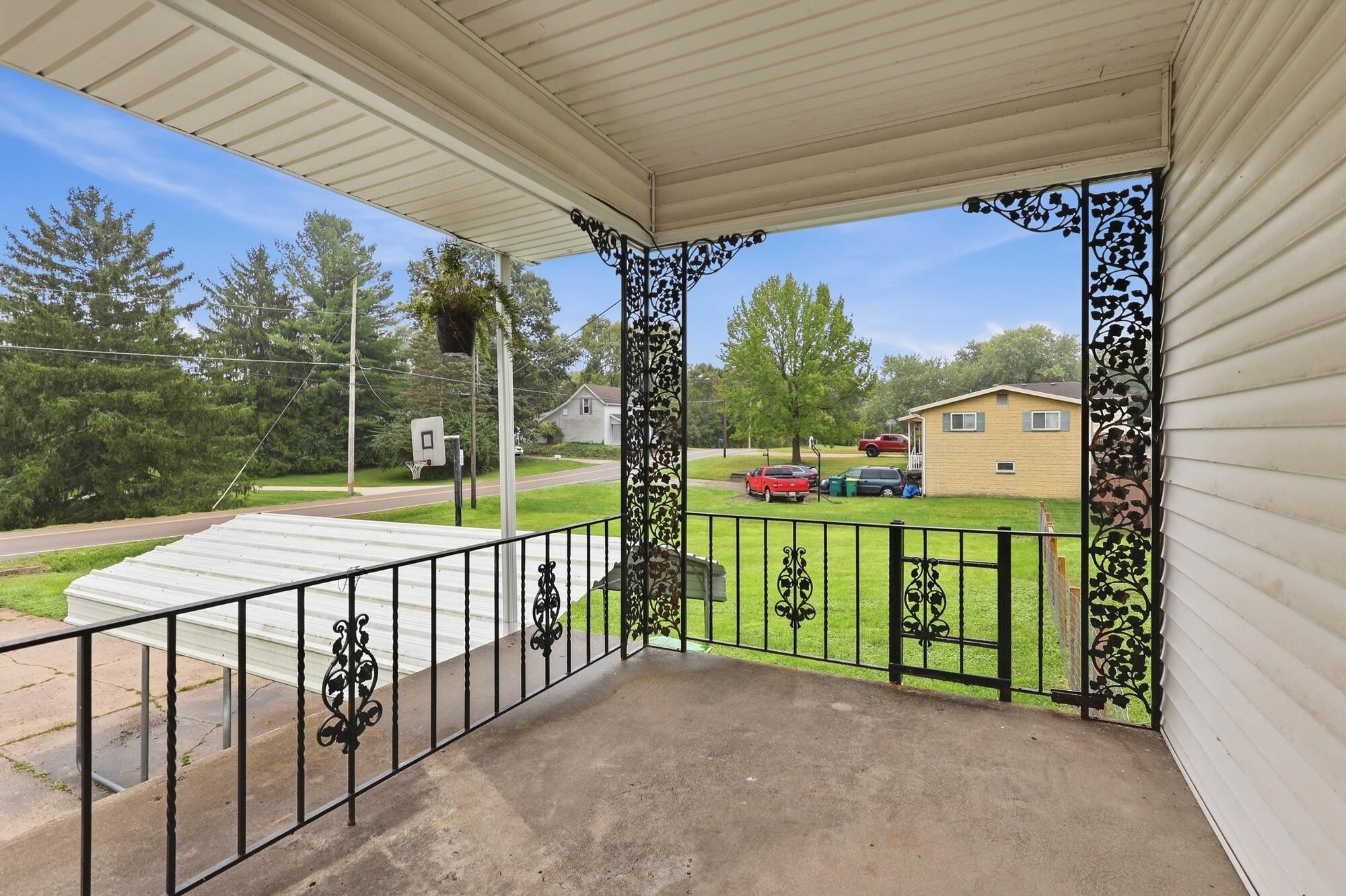585 Vale, Springfield, Ohio 45504