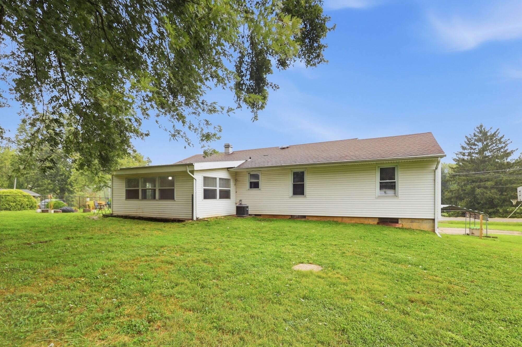 585 Vale, Springfield, Ohio 45504