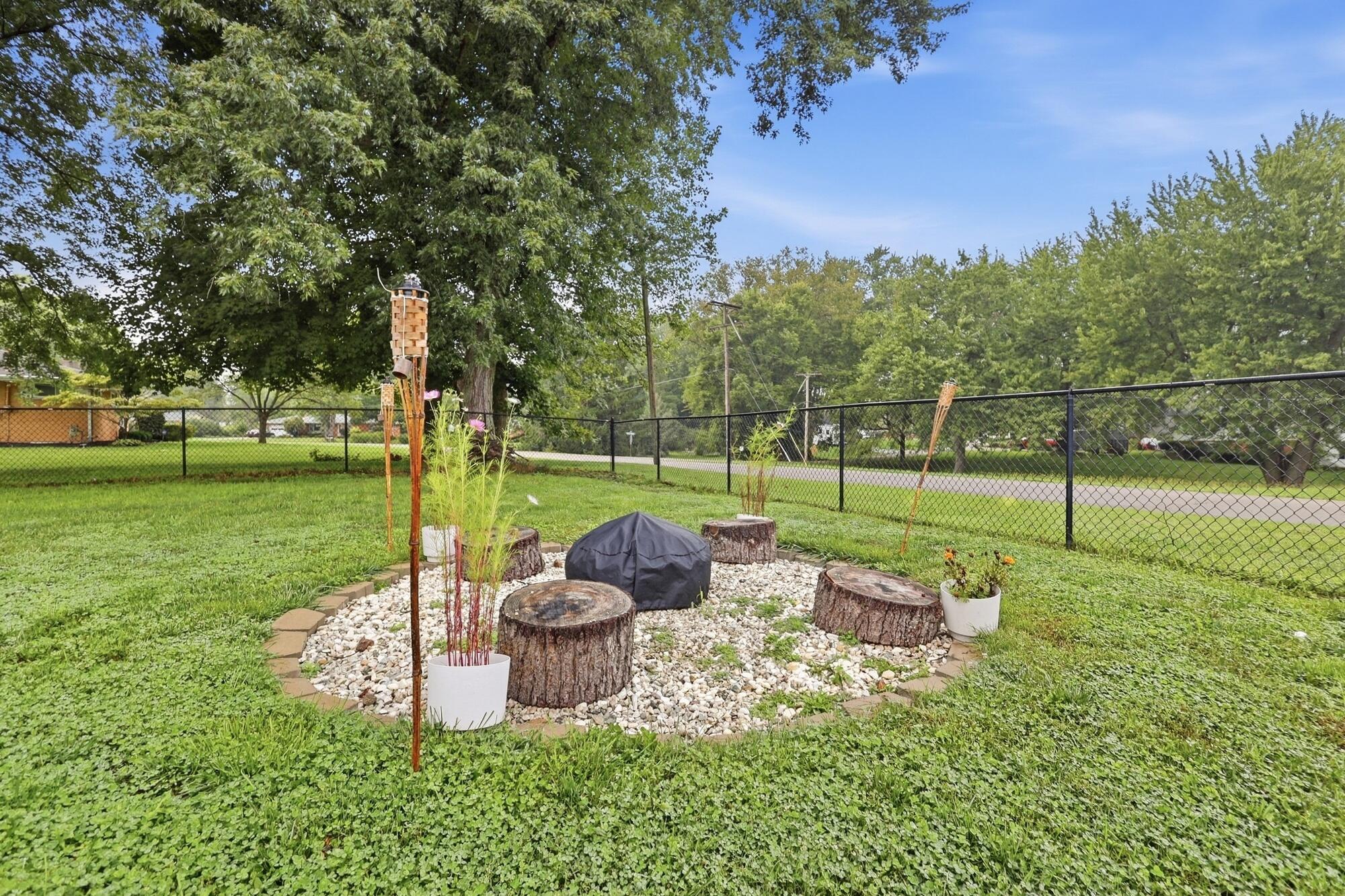 585 Vale, Springfield, Ohio 45504