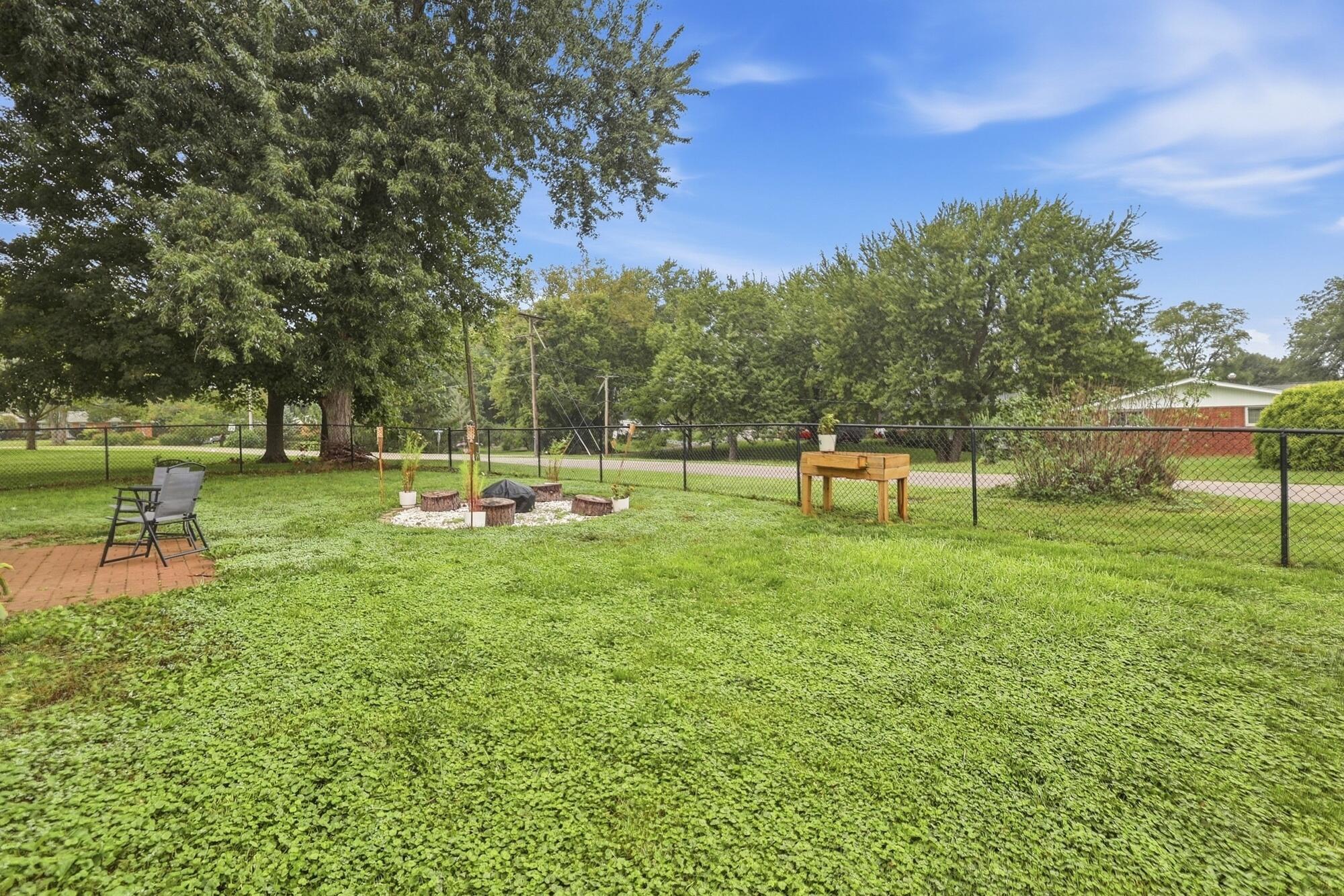 585 Vale, Springfield, Ohio 45504