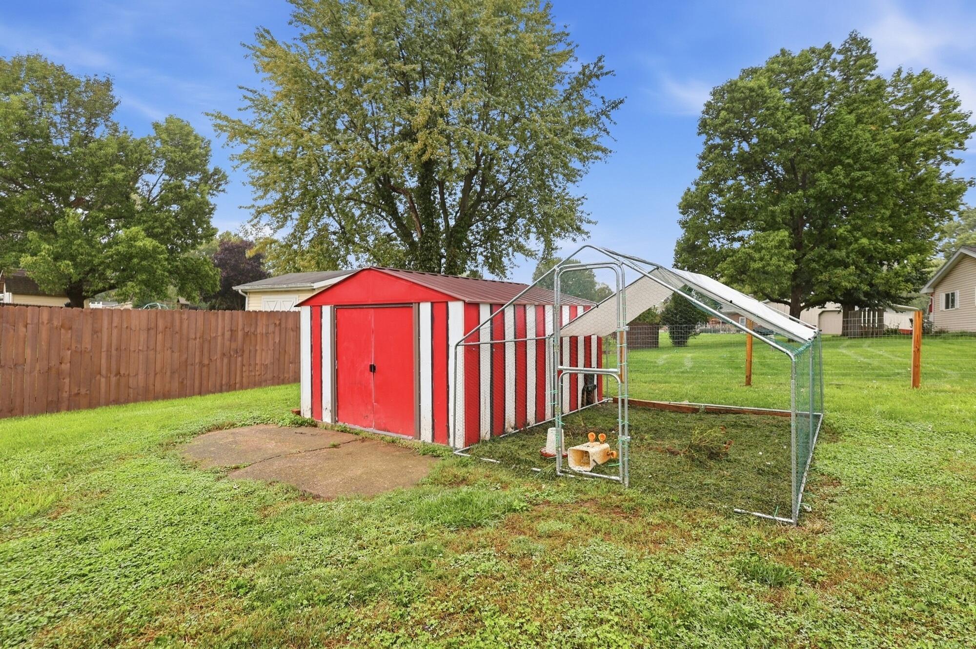 585 Vale, Springfield, Ohio 45504