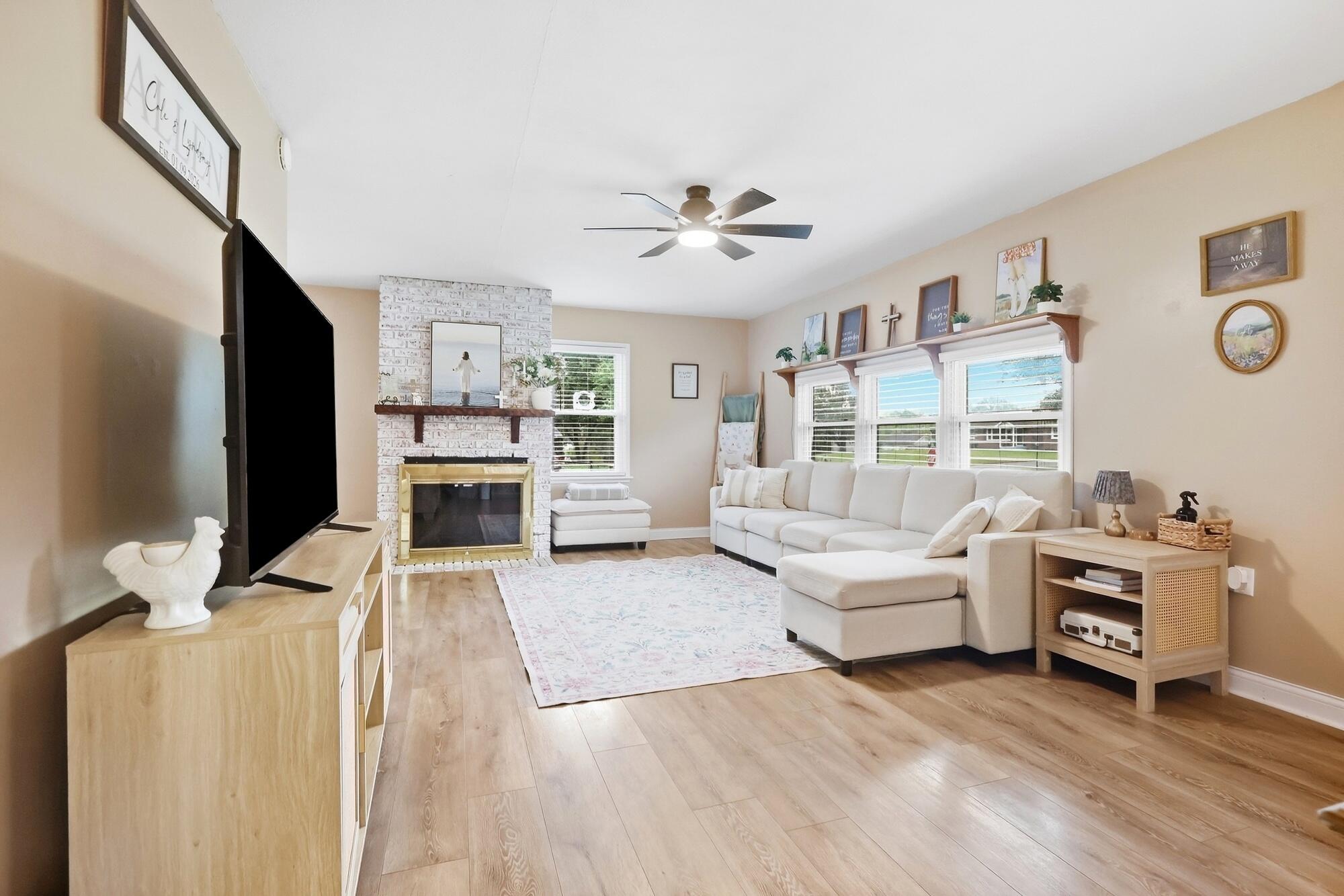 585 Vale, Springfield, Ohio 45504