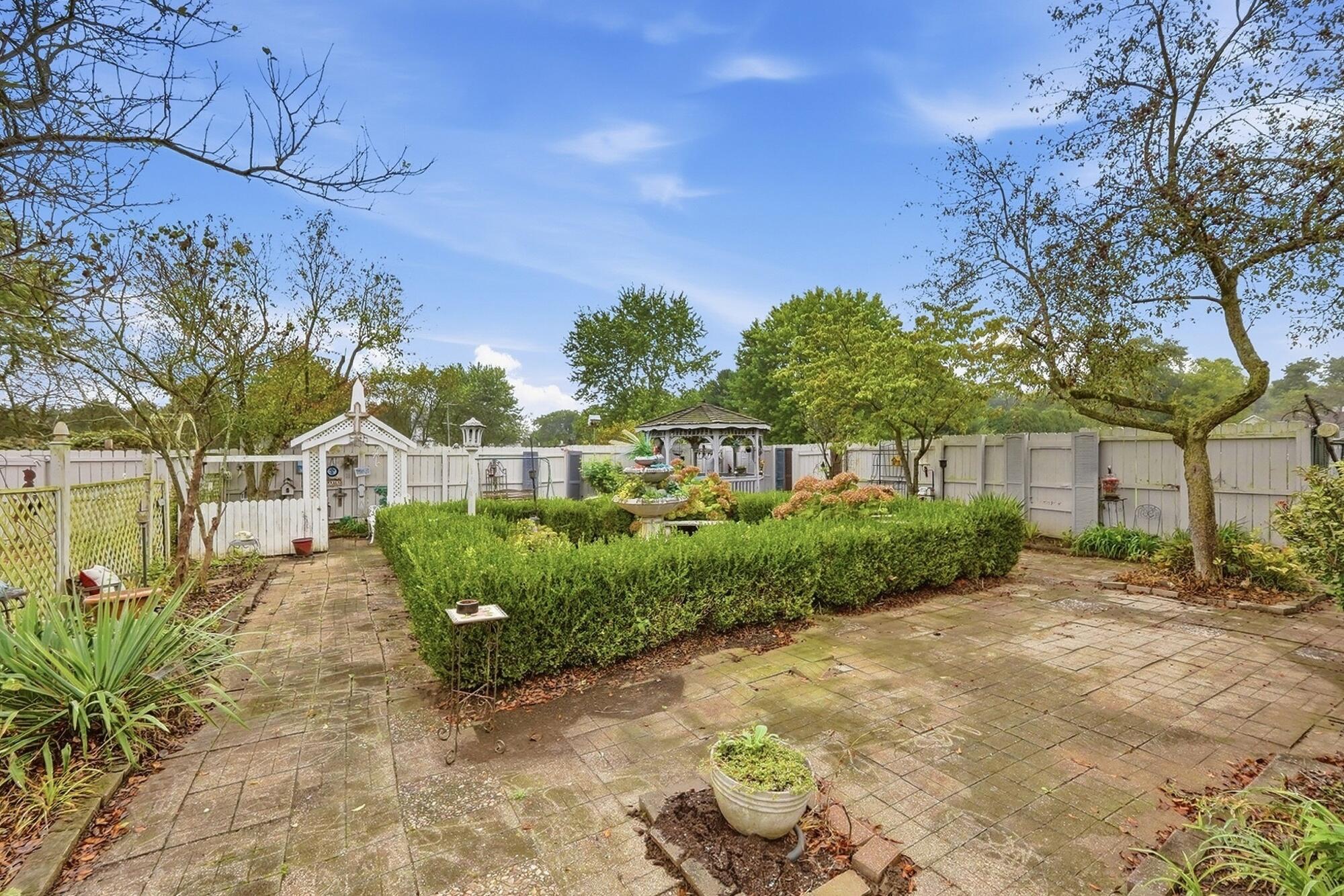 2881 Deer Run, Springfield, Ohio 45504