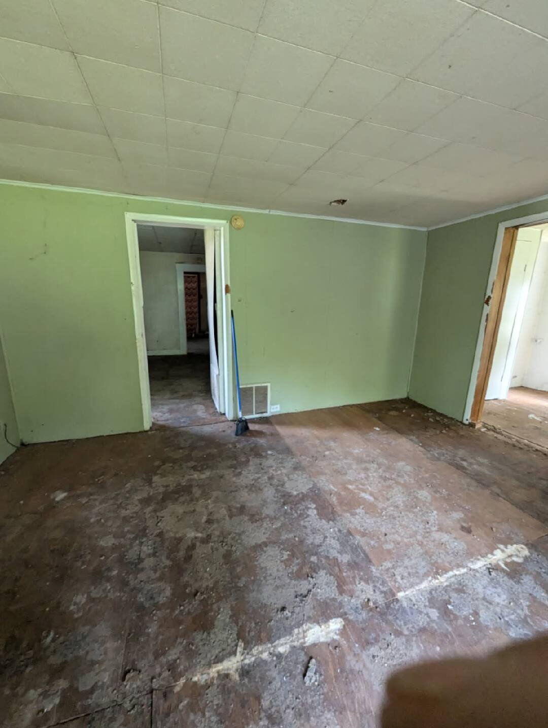 4725 National, Springfield, Ohio 45505