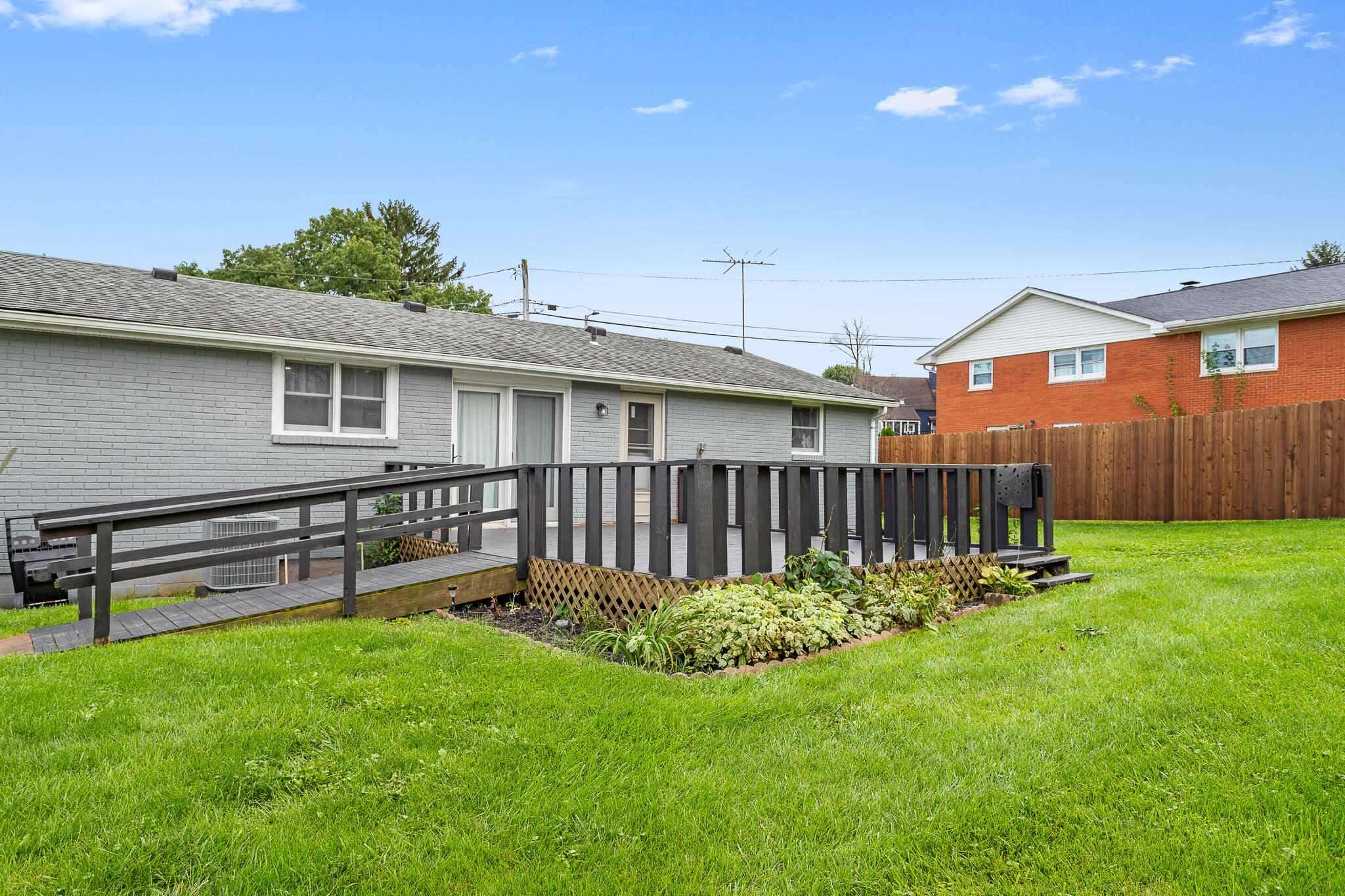 172 High, Mechanicsburg, Ohio 43044