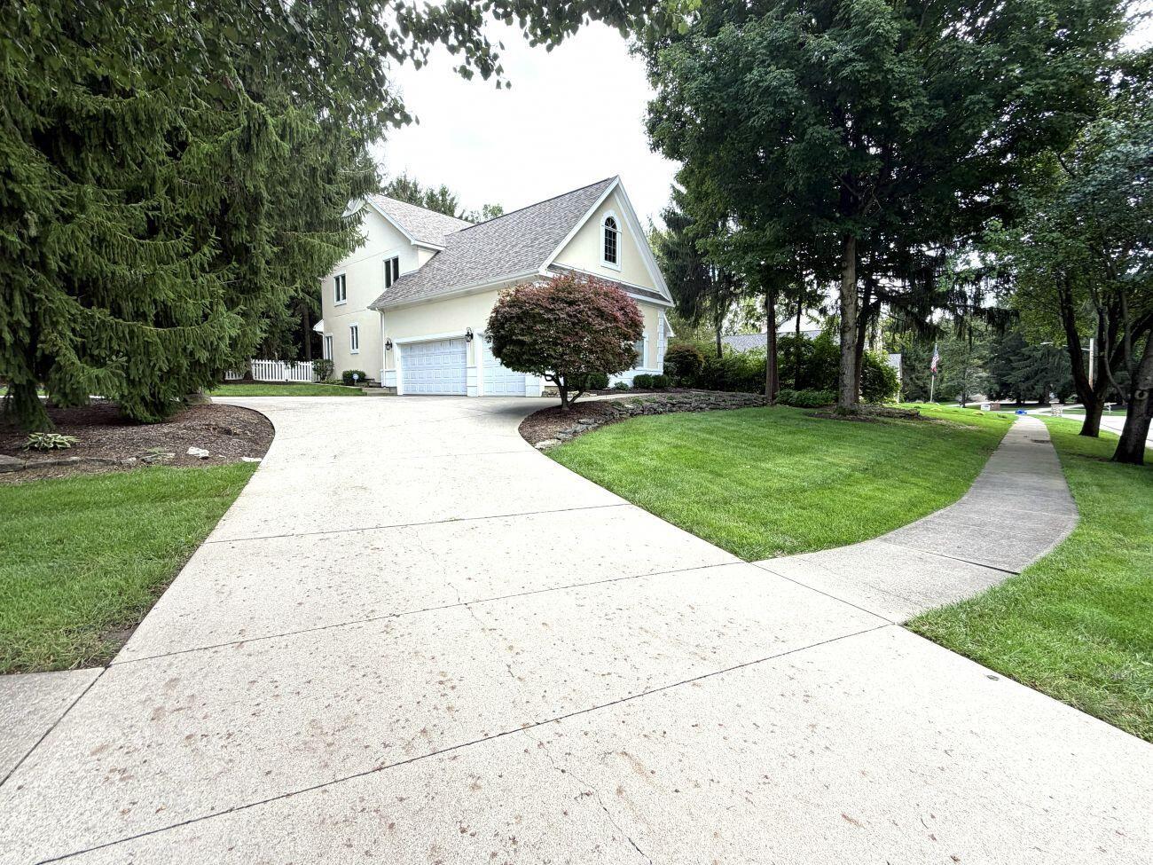 220 Bent Pines, Bellefontaine, Ohio 43311