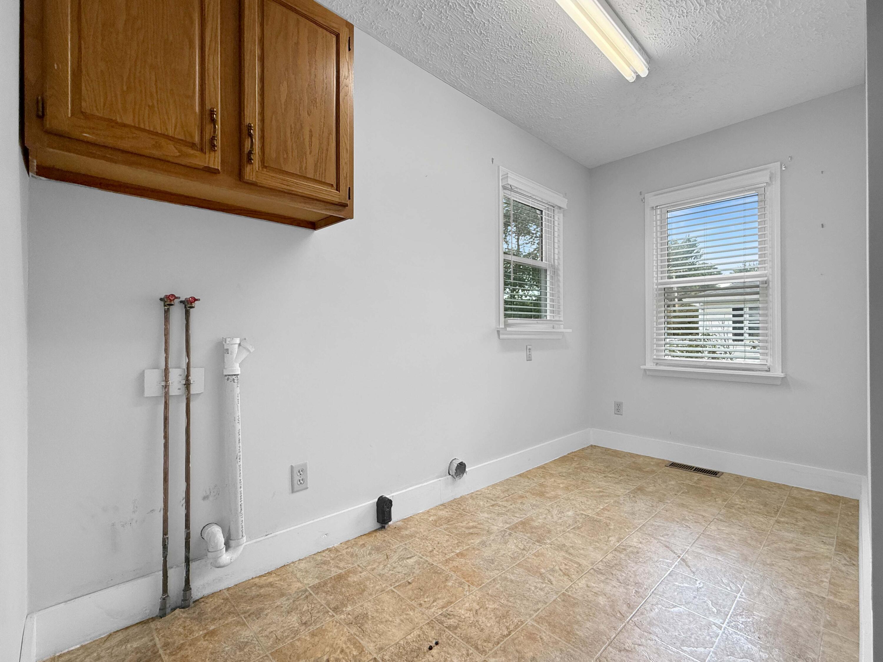 309 Zanesfield, West Liberty, Ohio 43357