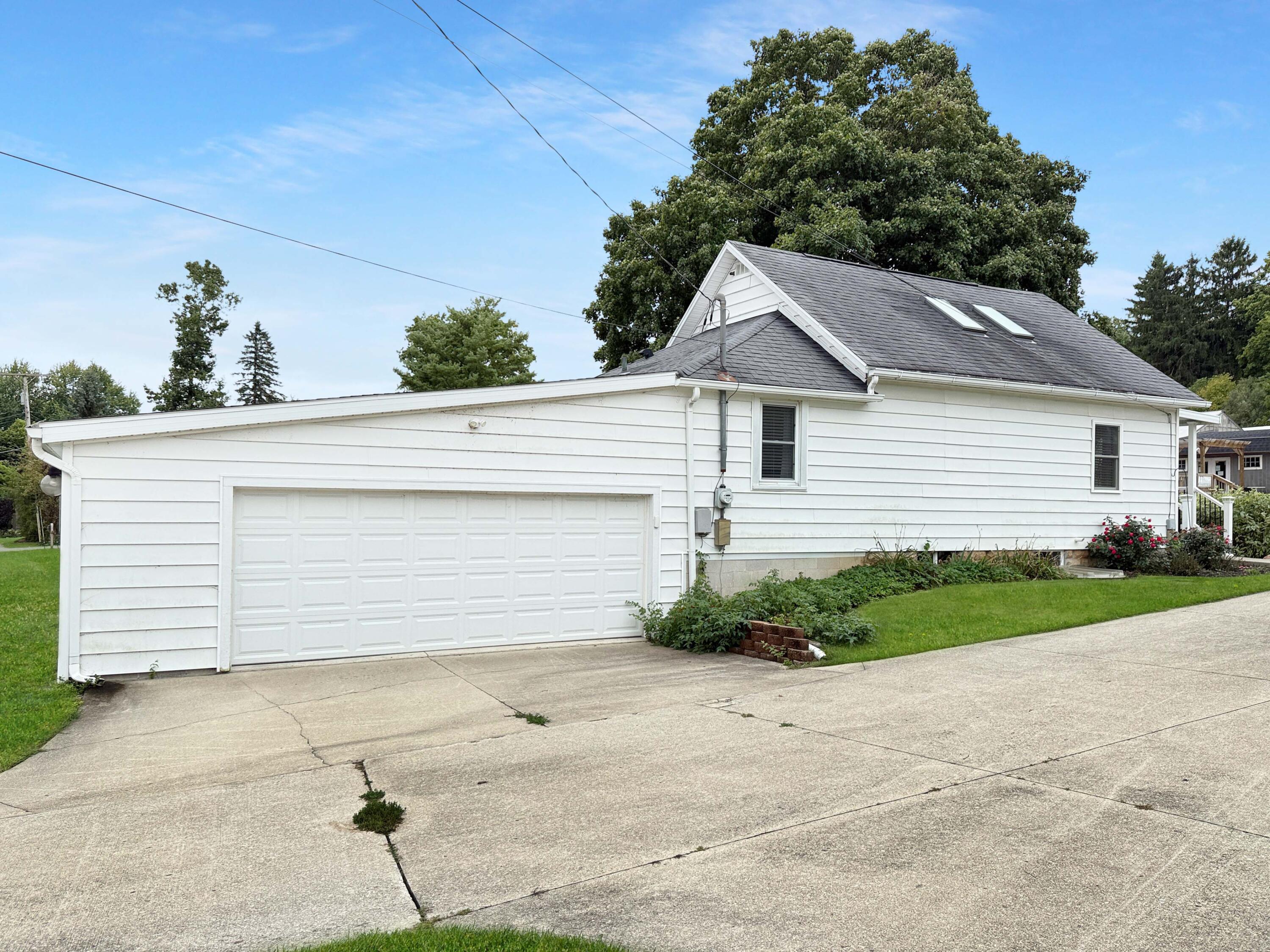 309 Zanesfield, West Liberty, Ohio 43357