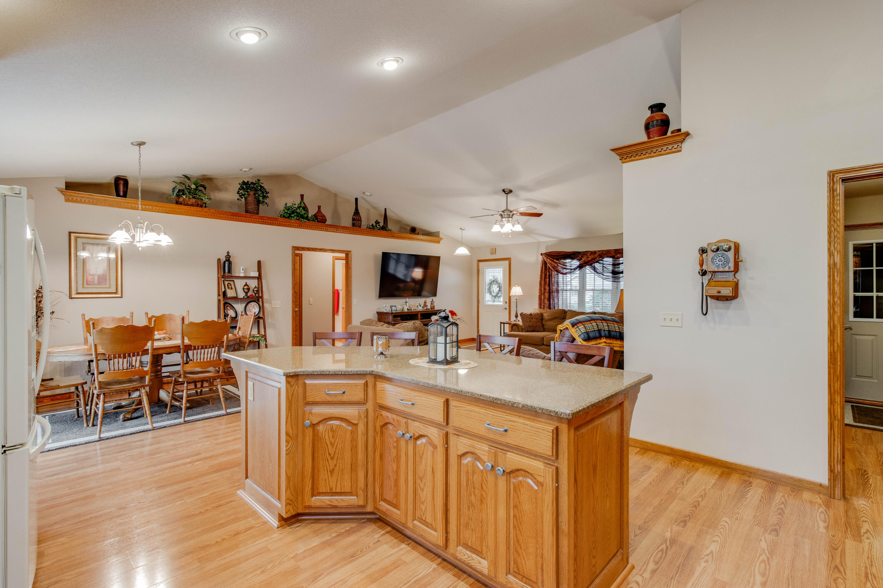 34 Kyle, Wapakoneta, Ohio 45895