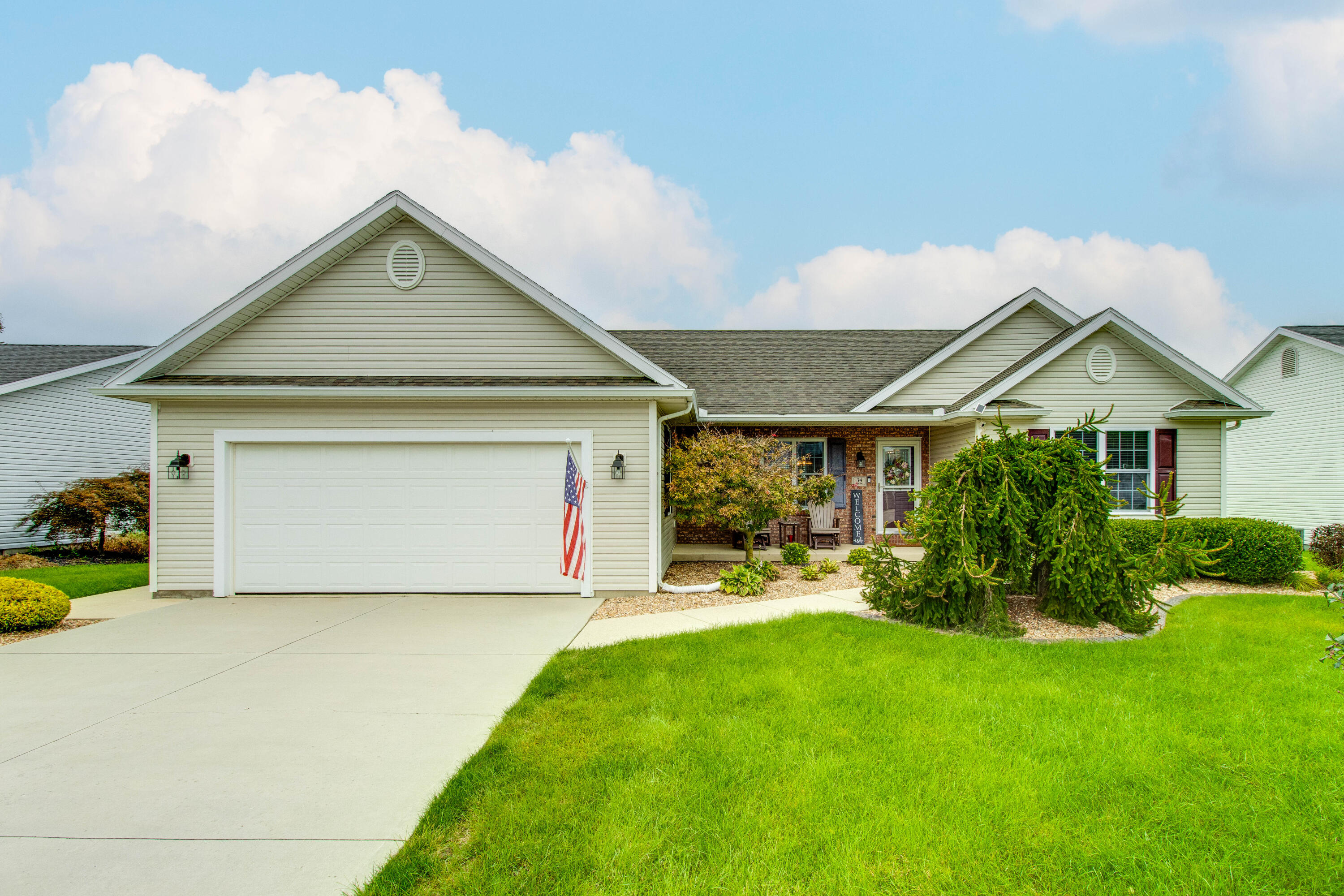 34 Kyle, Wapakoneta, Ohio 45895