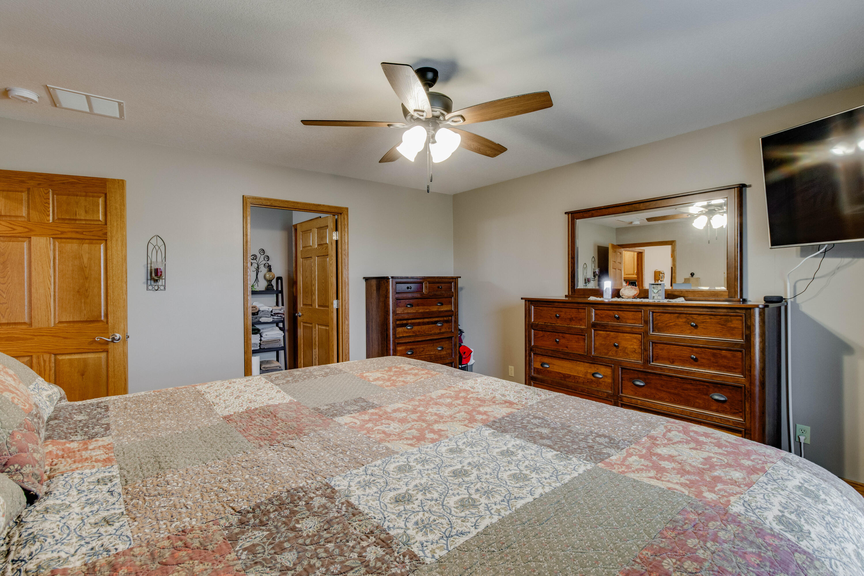 34 Kyle, Wapakoneta, Ohio 45895