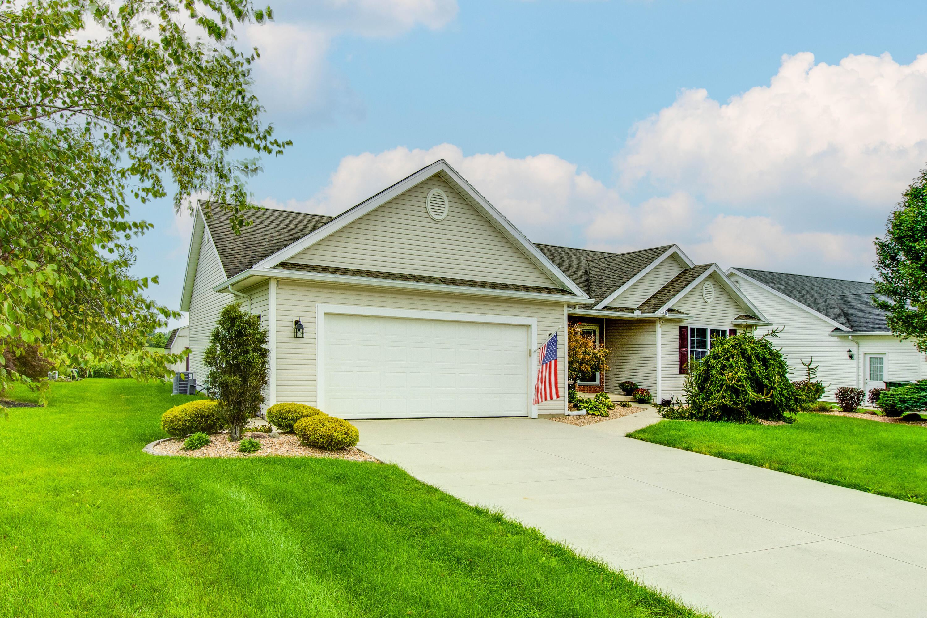 34 Kyle, Wapakoneta, Ohio 45895