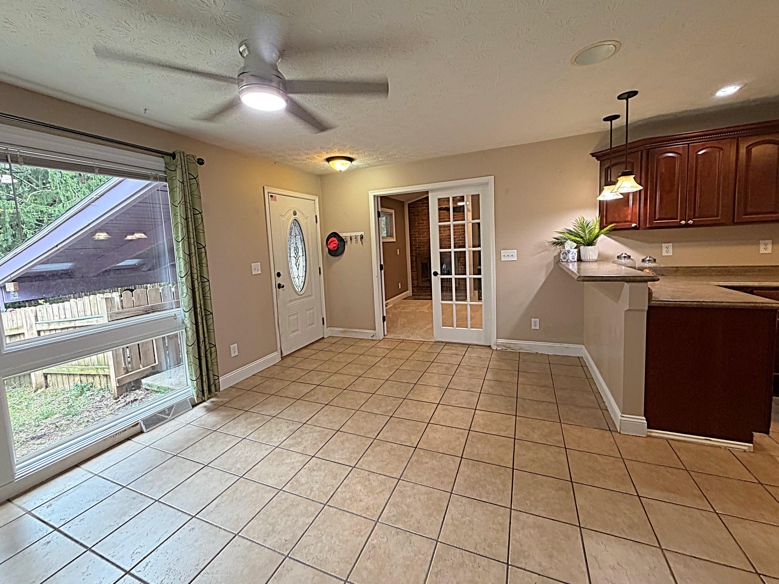 1232 Holly, Springfield, Ohio 45504