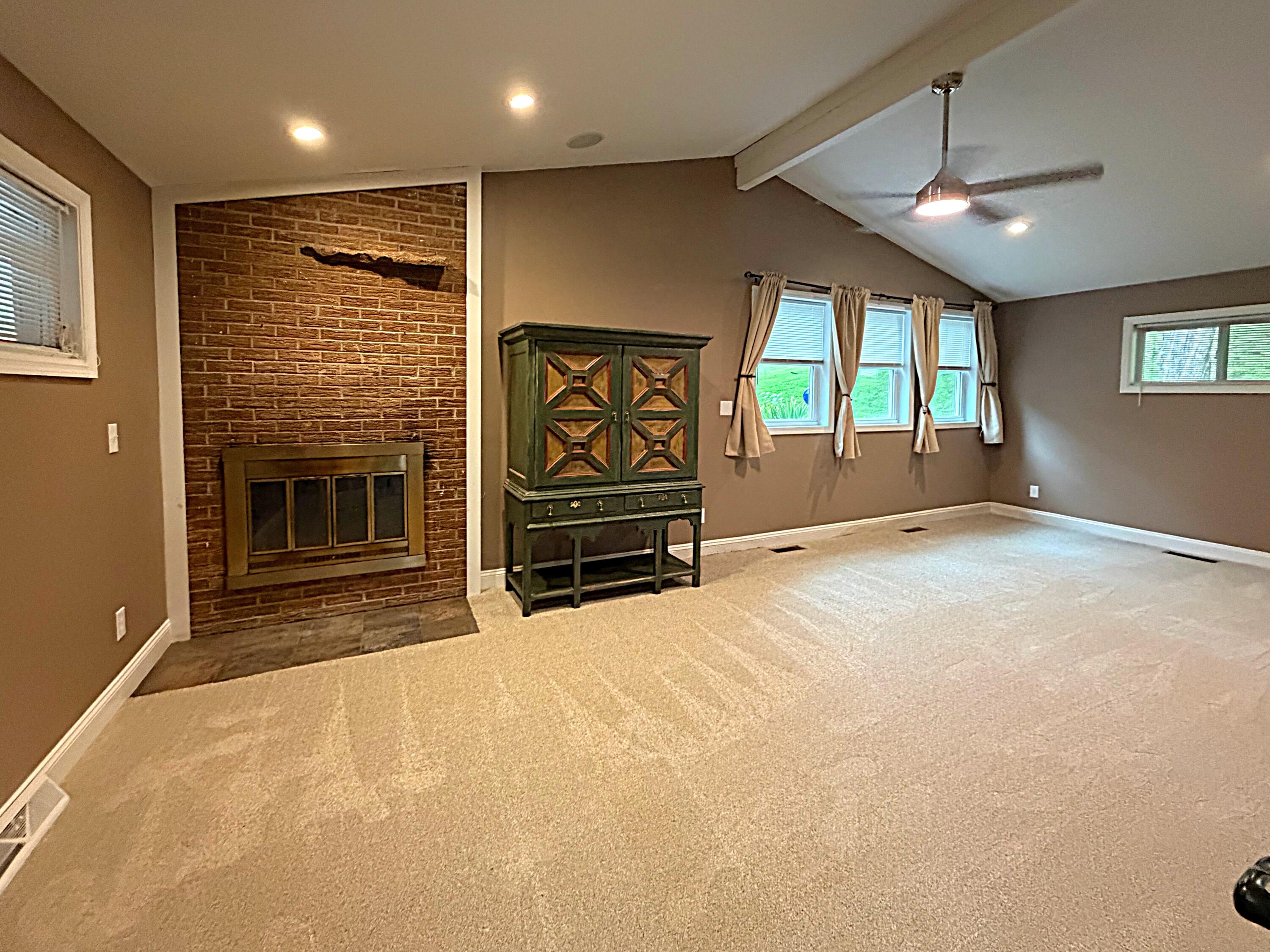 1232 Holly, Springfield, Ohio 45504