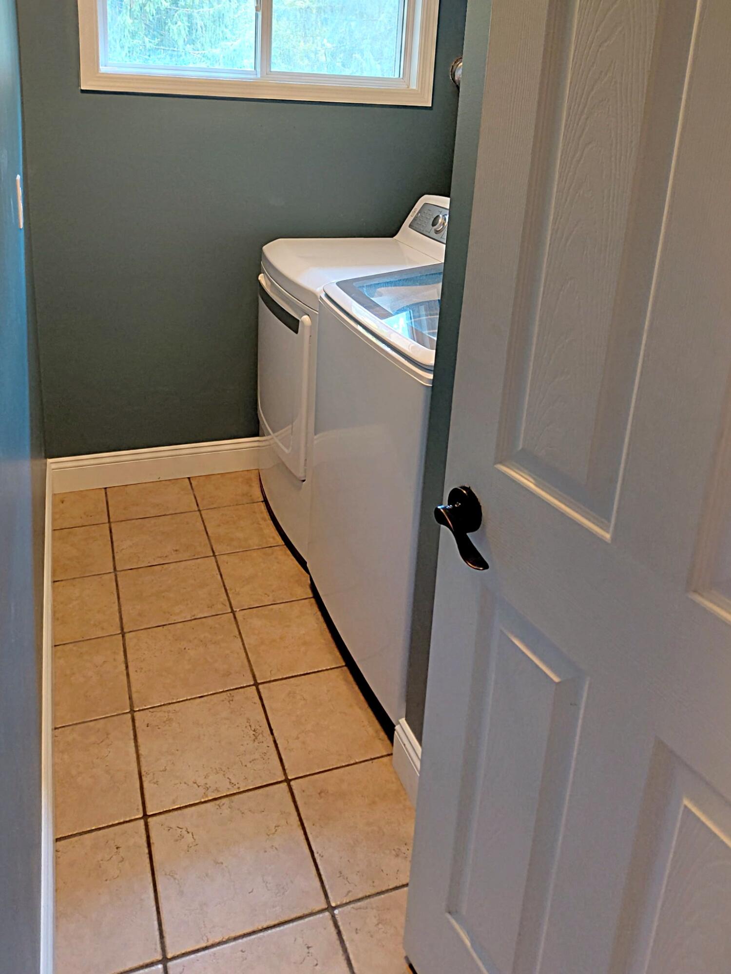 1232 Holly, Springfield, Ohio 45504