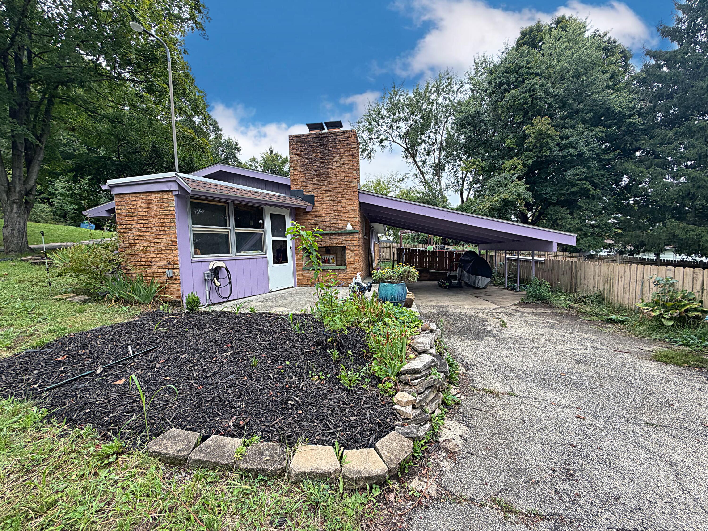 1232 Holly, Springfield, Ohio 45504