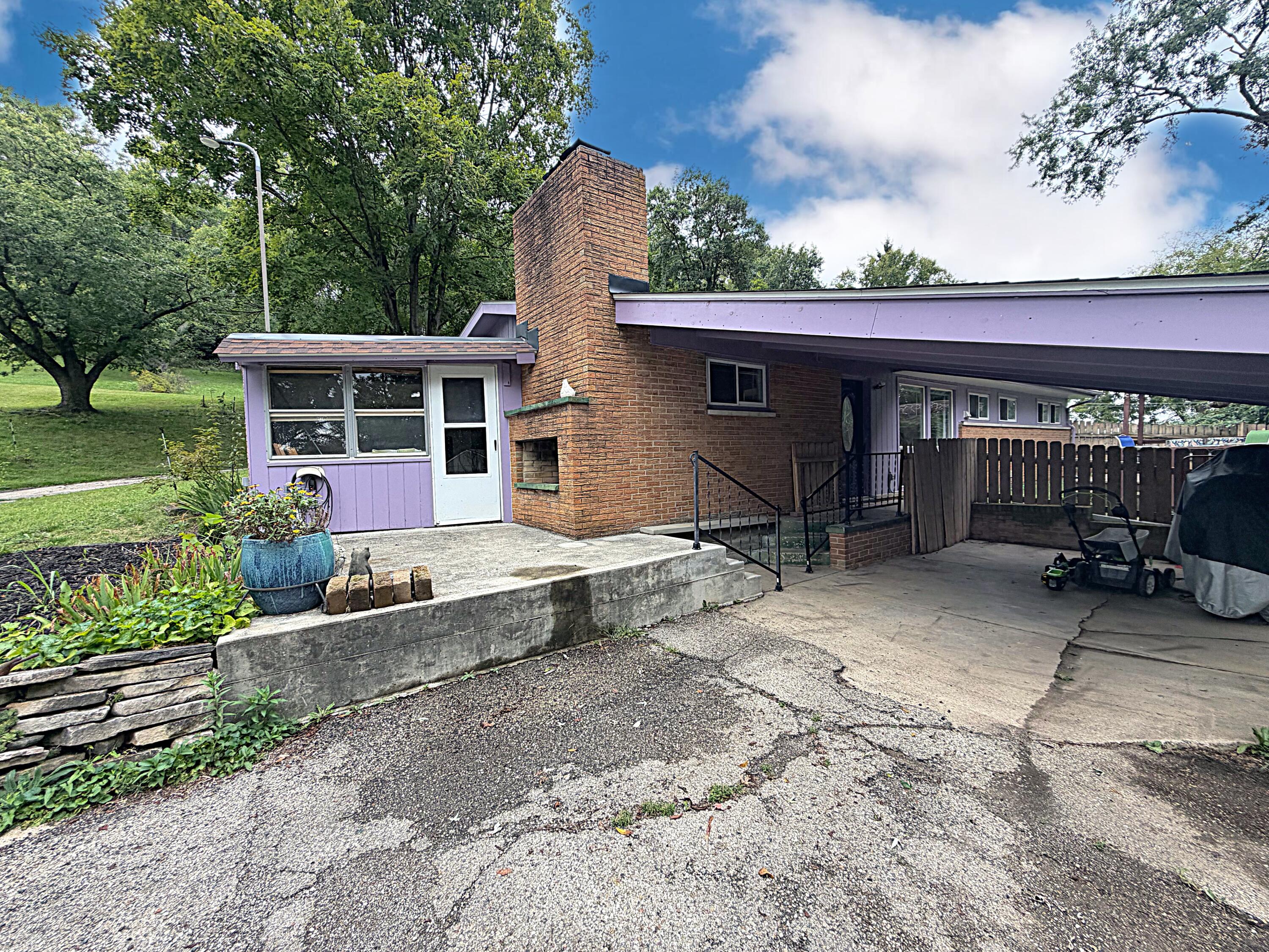 1232 Holly, Springfield, Ohio 45504