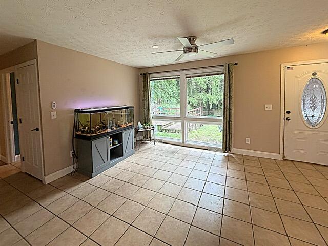 1232 Holly, Springfield, Ohio 45504