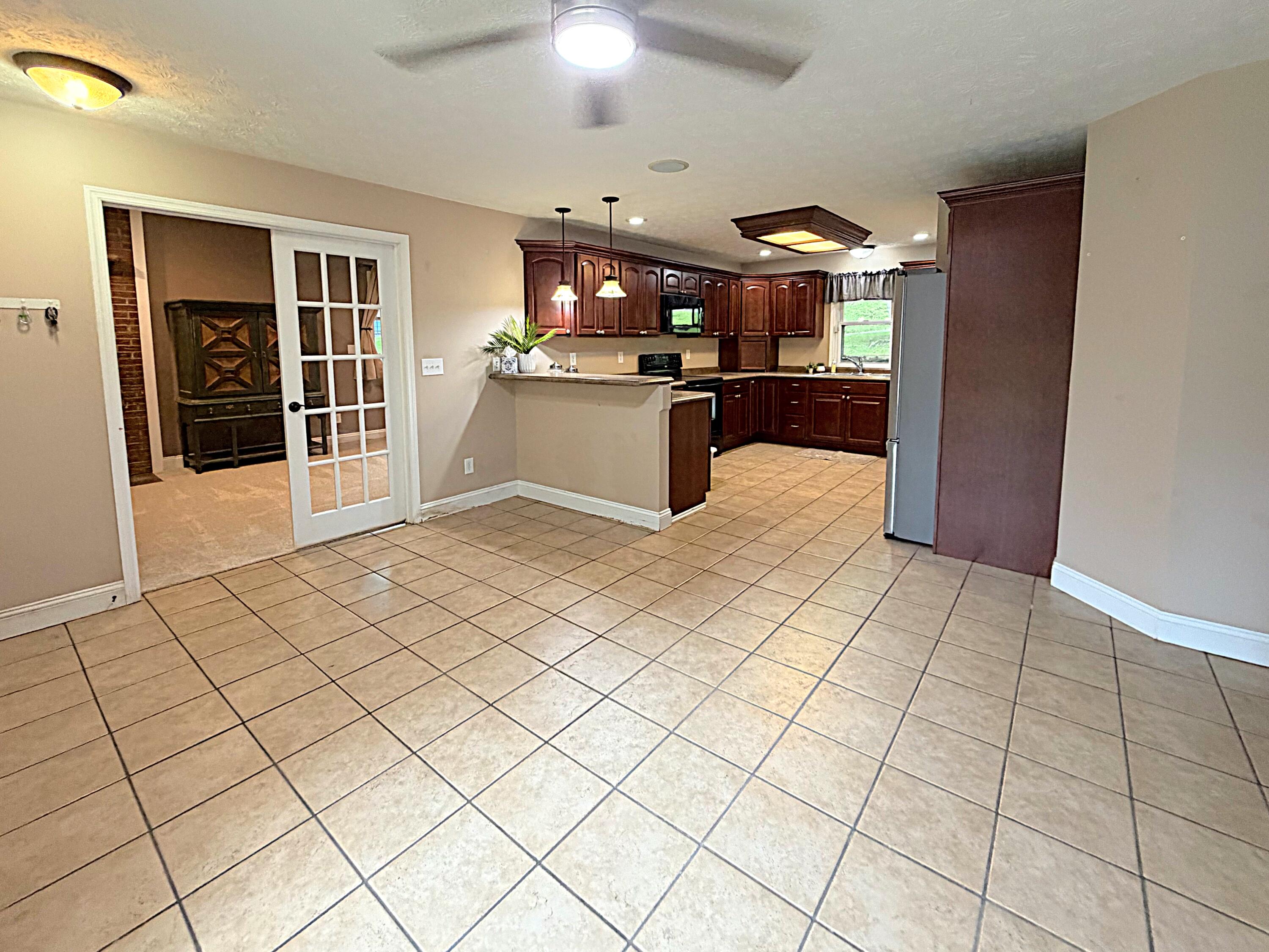 1232 Holly, Springfield, Ohio 45504