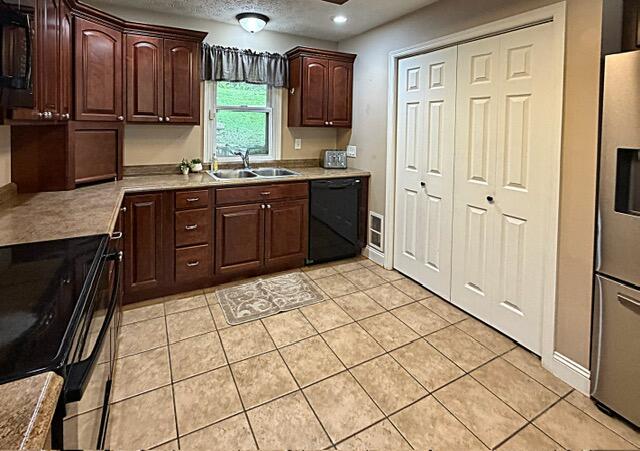 1232 Holly, Springfield, Ohio 45504