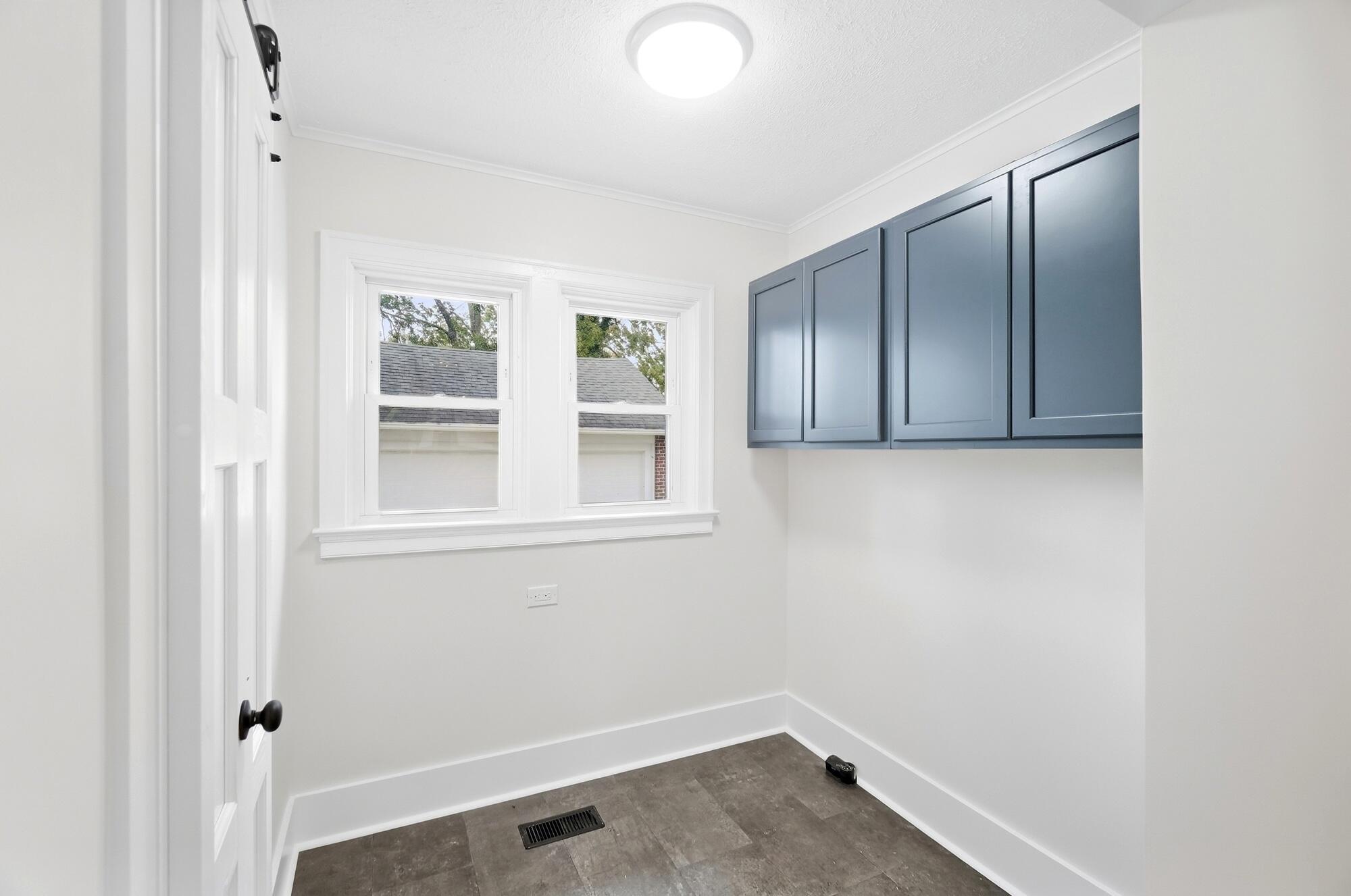 1707 Longview, Springfield, Ohio 45504