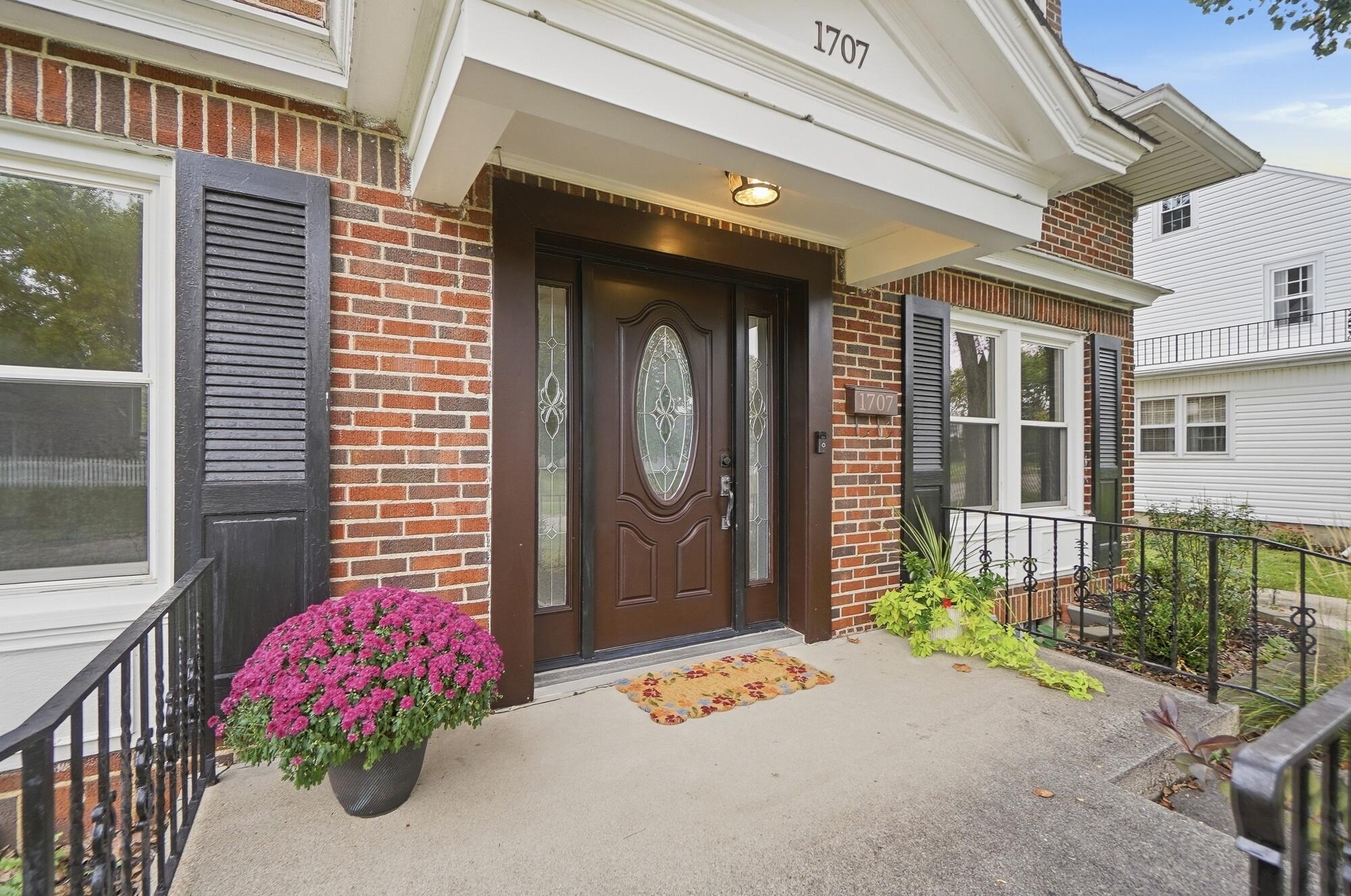 1707 Longview, Springfield, Ohio 45504
